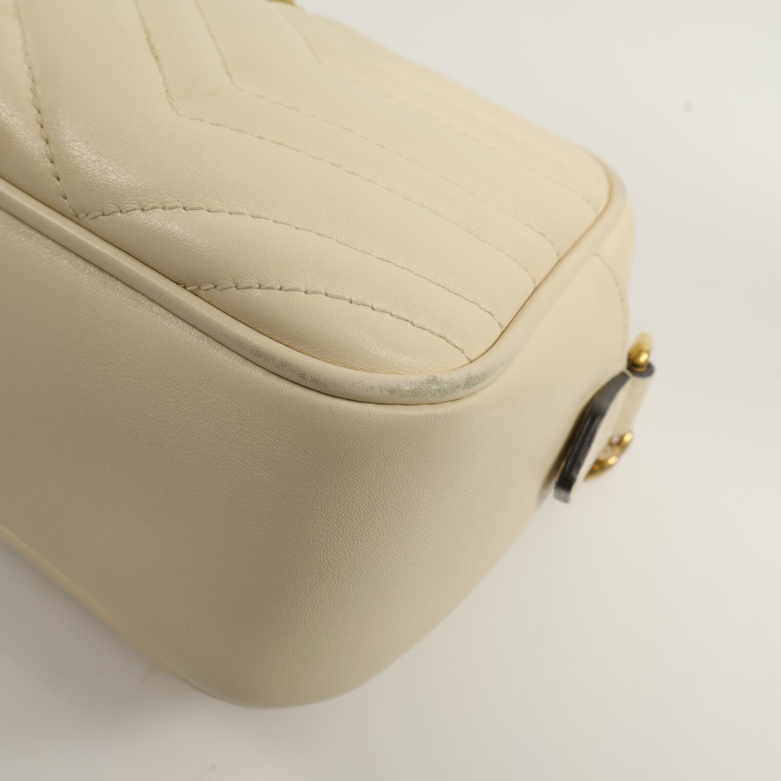 GUCCI 牛皮皮革GG Marmont Camera Bag鏈帶肩背袋