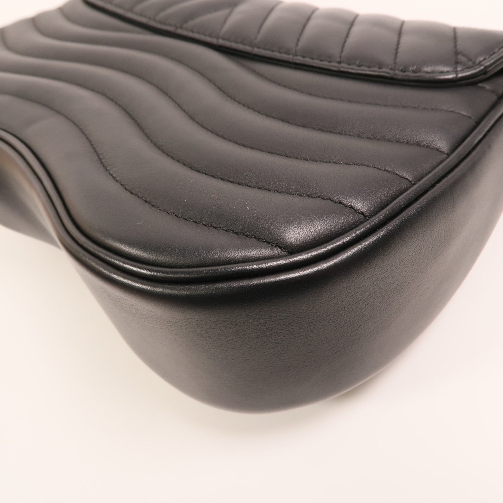 LOUIS VUITTON 牛皮皮革New Wave MM金扣鏈帶手挽肩背兩用袋