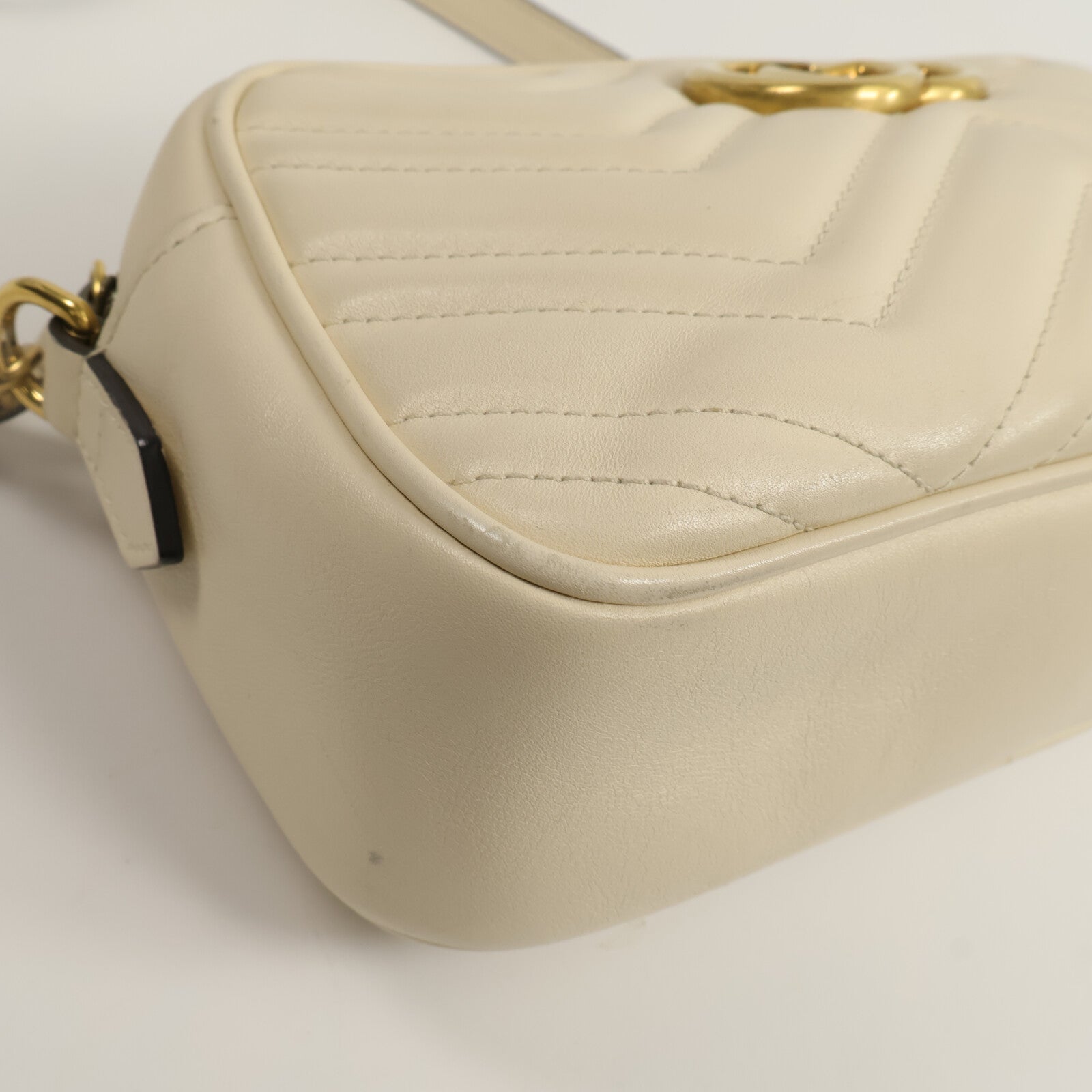 GUCCI 牛皮皮革GG Marmont Camera Bag鏈帶肩背袋