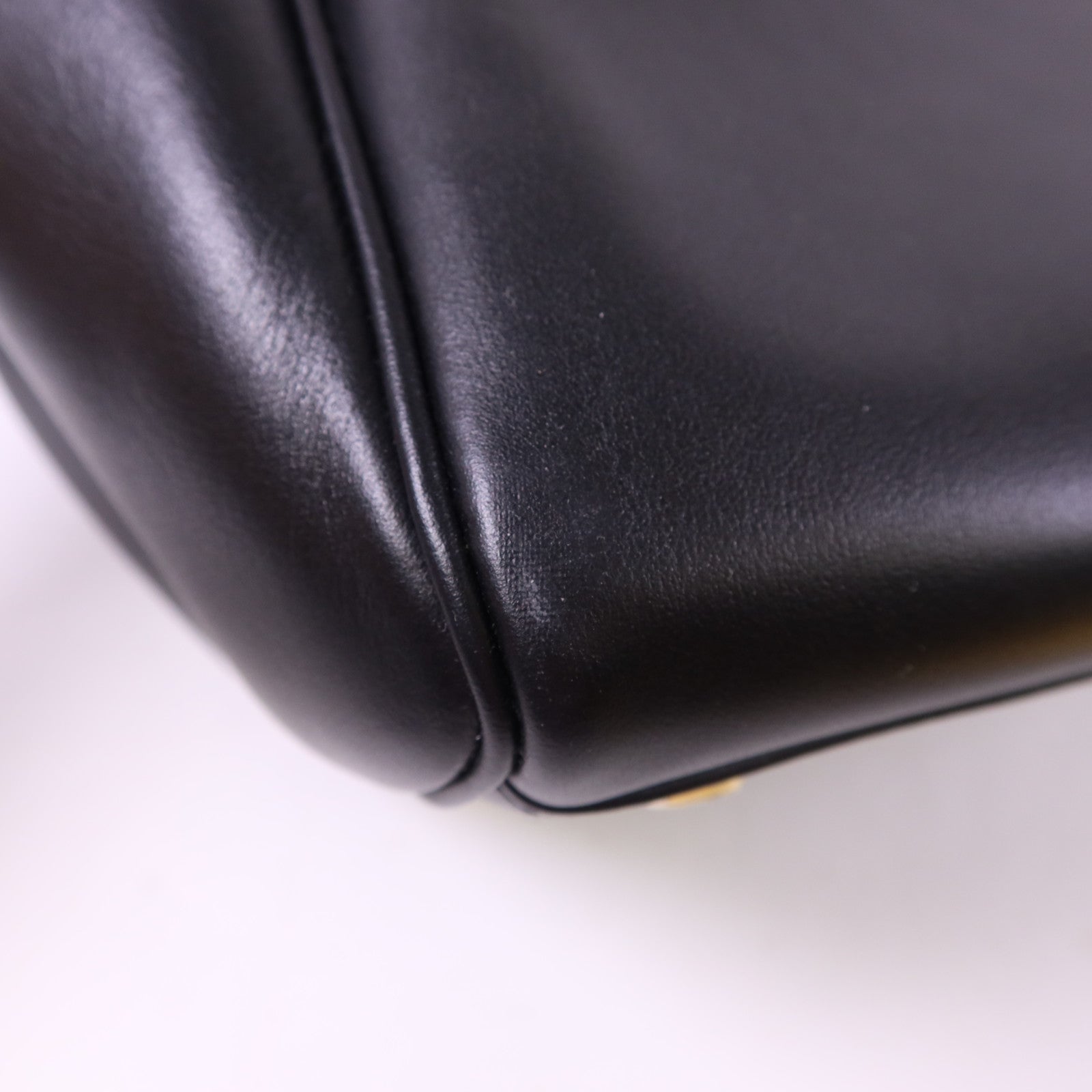 BALENCIAGA 牛皮皮革Bel Air金扣肩背袋