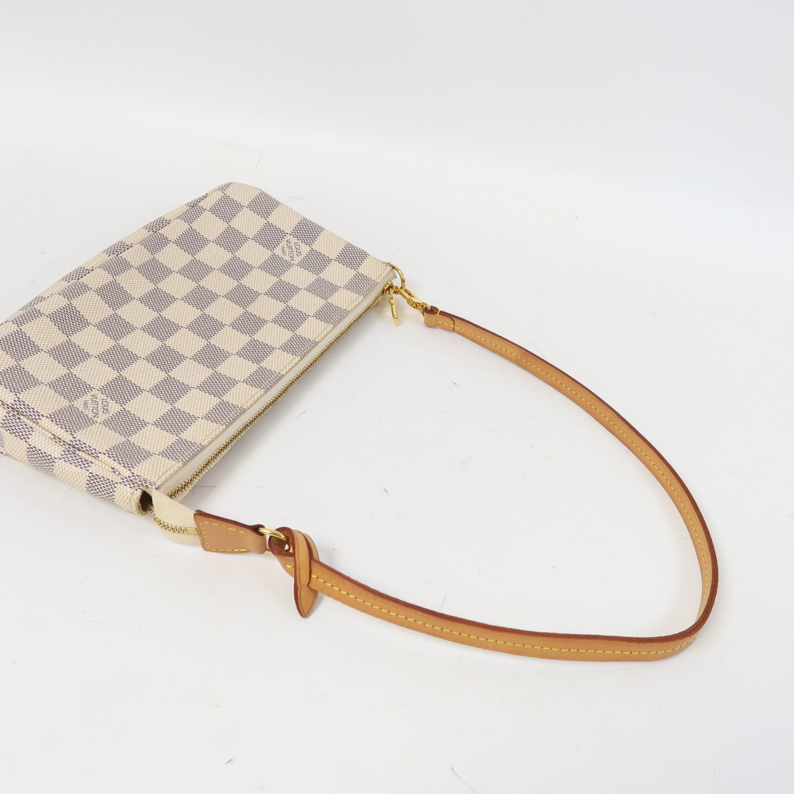LOUIS VUITTON Damier Azur Pochette Accessoires金扣肩背袋白色