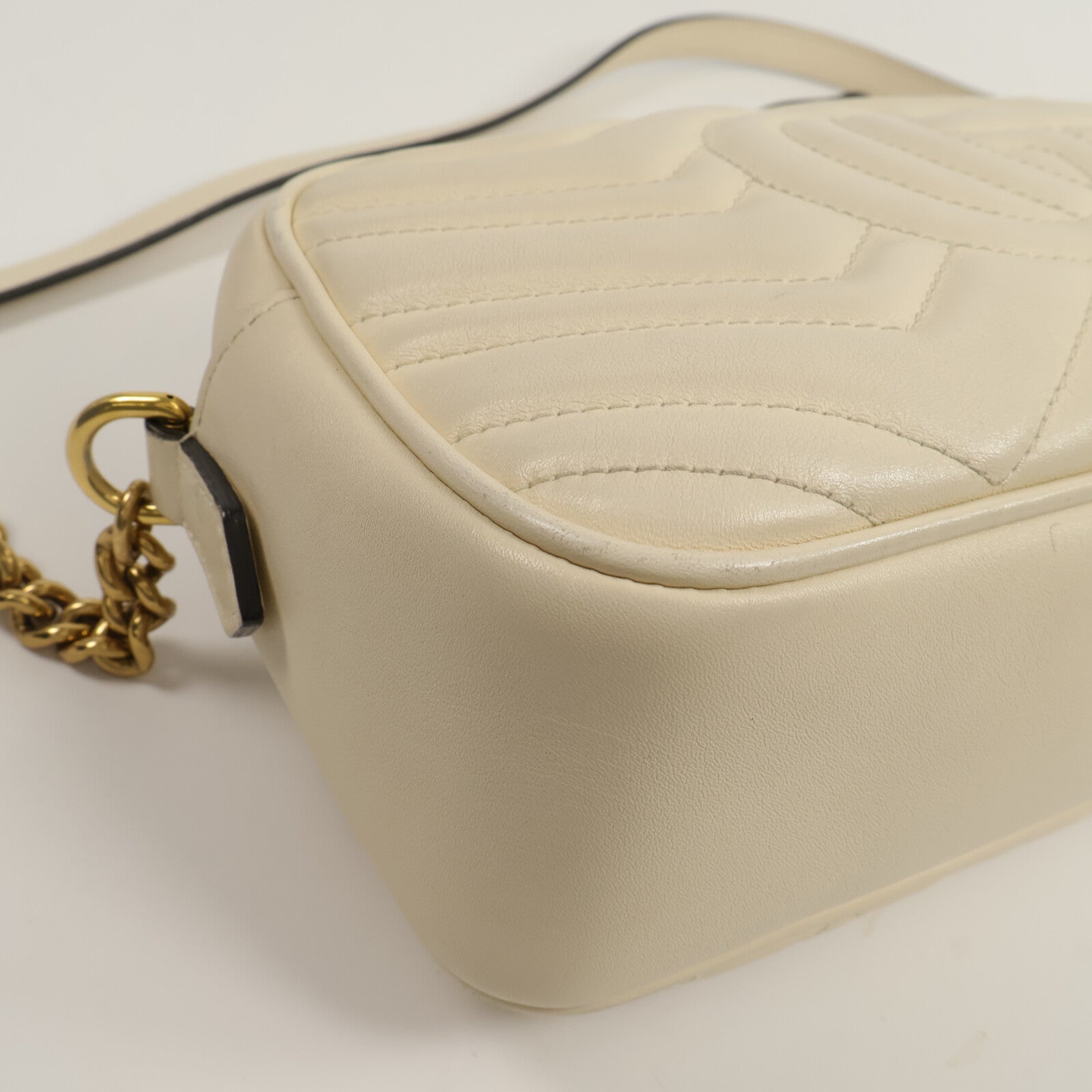 GUCCI 牛皮皮革GG Marmont Camera Bag鏈帶肩背袋