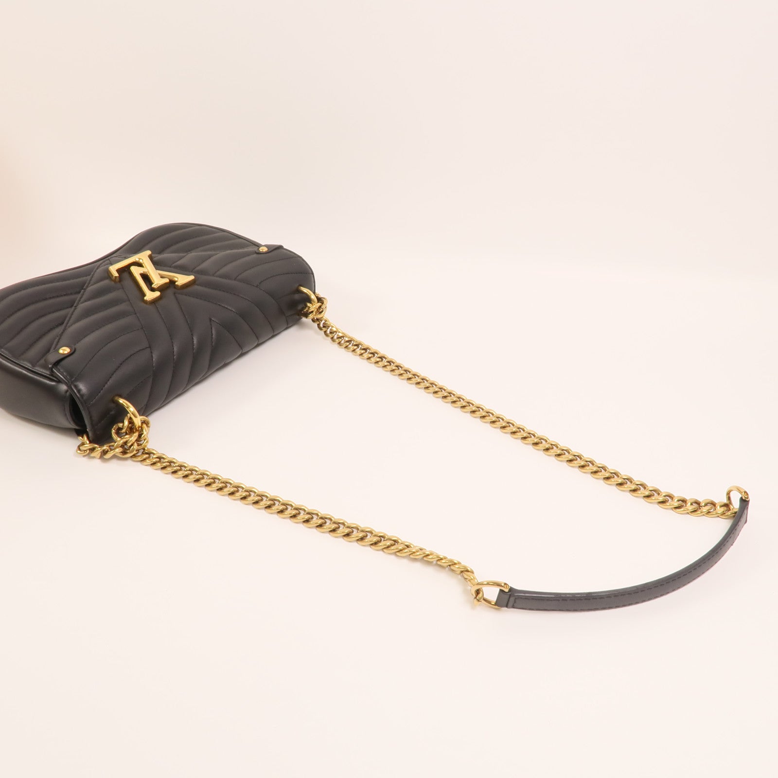 LOUIS VUITTON 牛皮皮革New Wave MM金扣鏈帶手挽肩背兩用袋