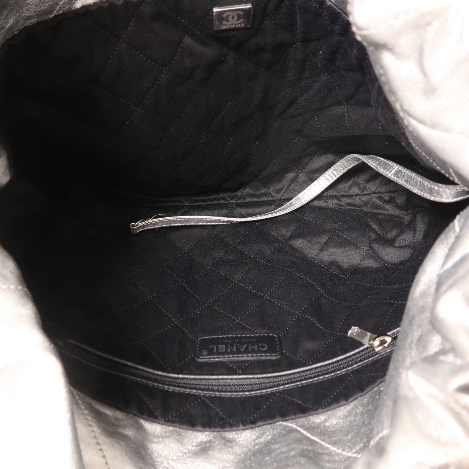 CHANEL 牛皮皮革Chanel 22 Small銀扣鏈帶肩背袋