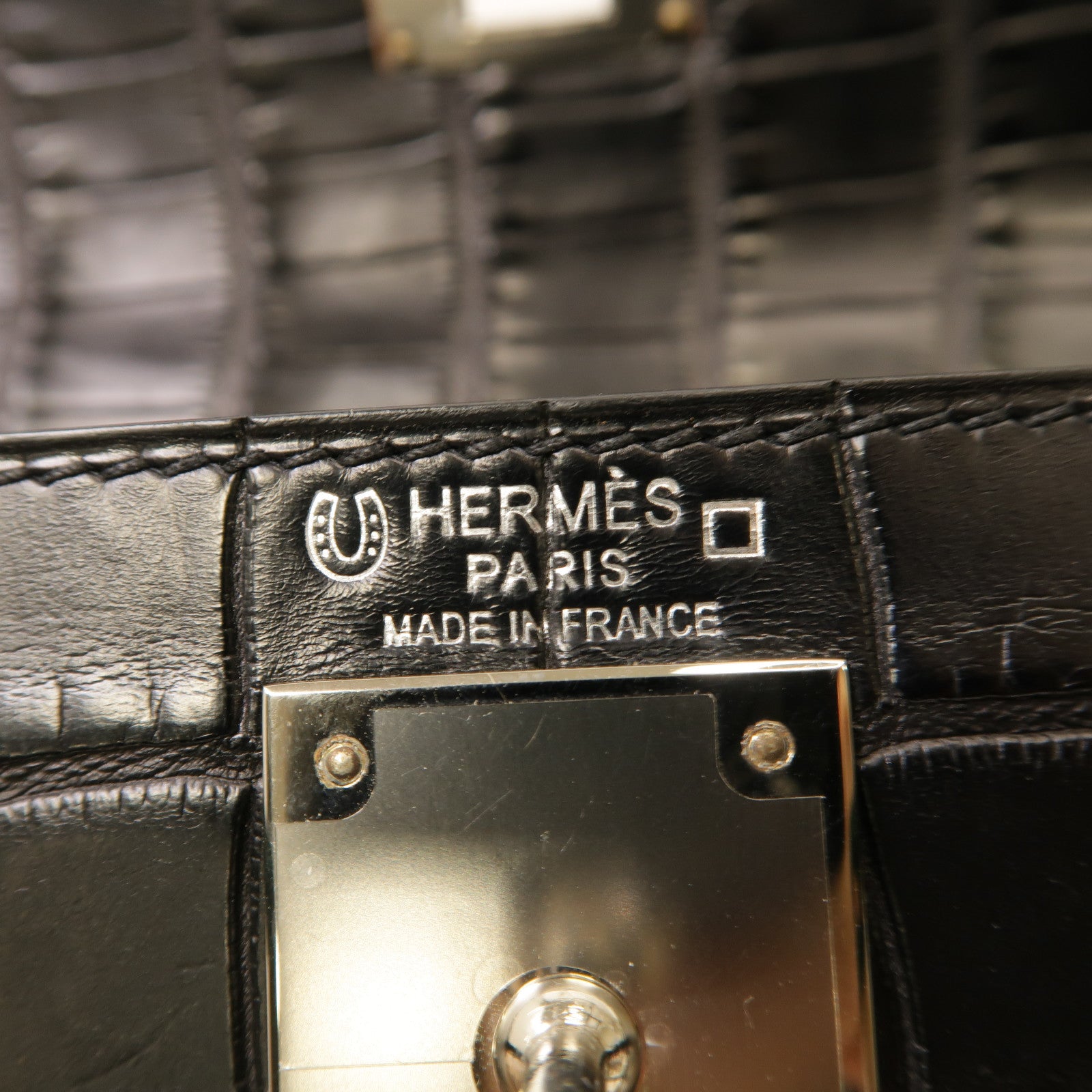 HERMES 【激減優惠】鱷魚皮革Kelly 28 (Special Order)銀扣手挽肩背兩用袋翡翠綠色/黑色