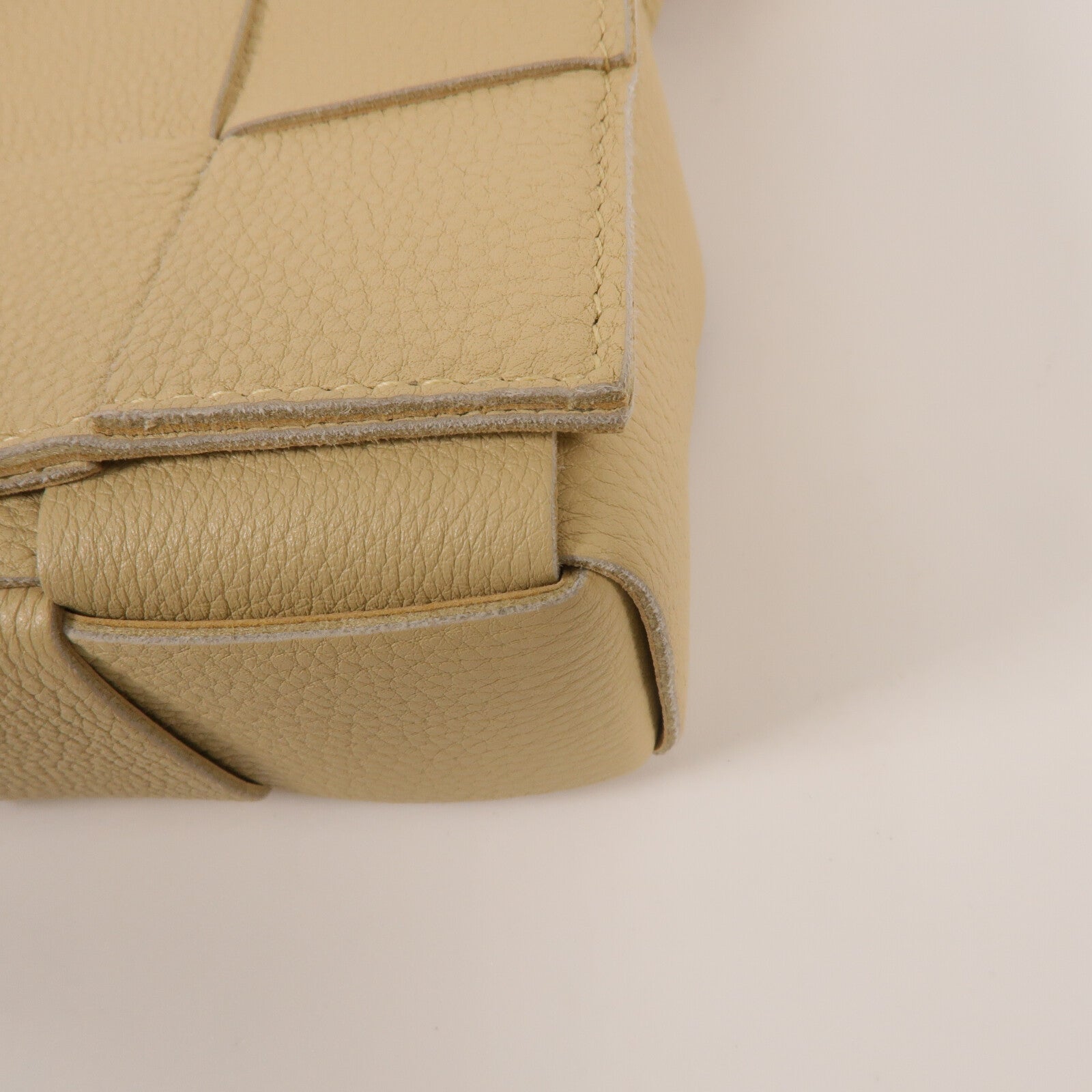 BOTTEGA VENETA 牛皮皮革Cassette Bag肩背袋