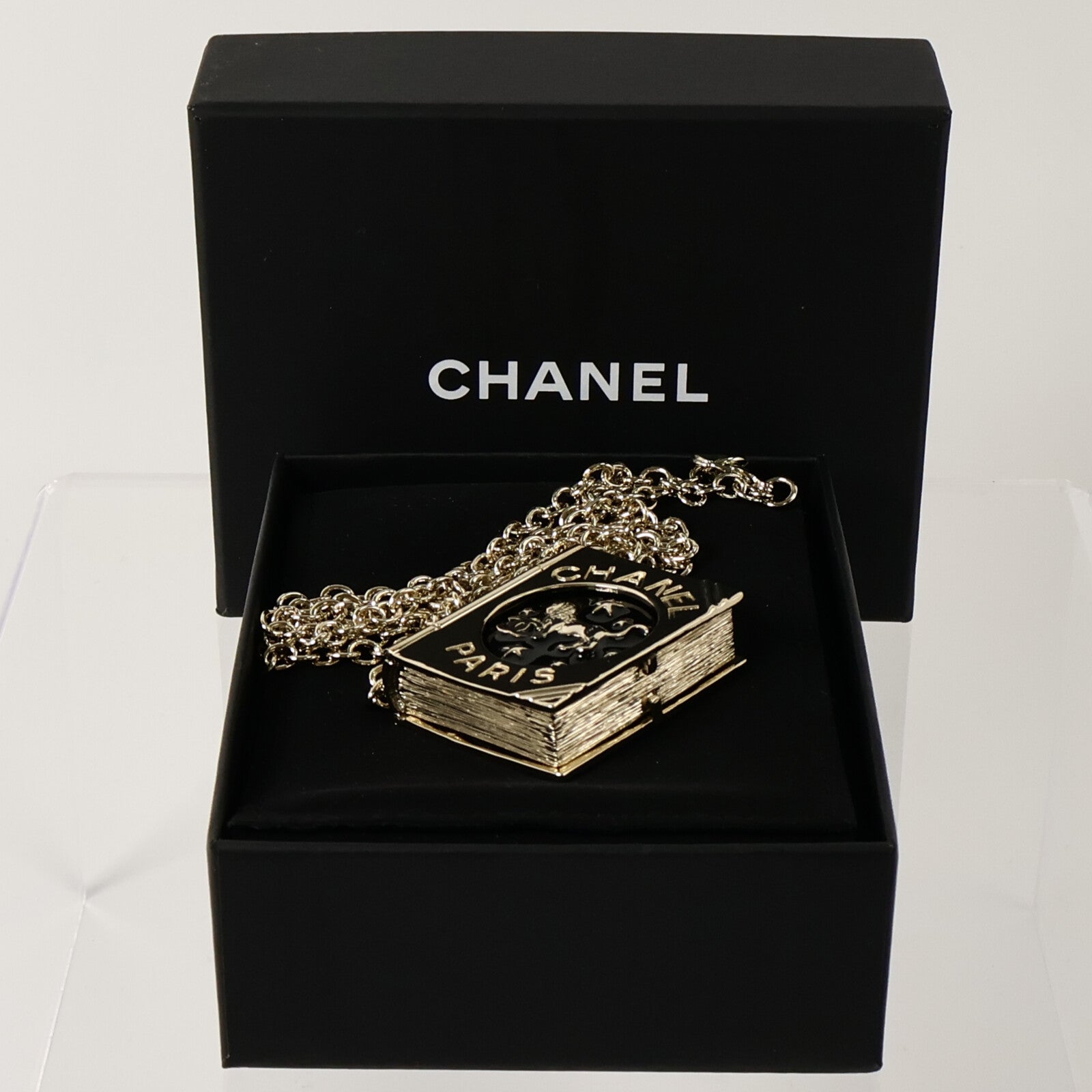CHANEL 金屬/琺瑯Lion Book Locket Necklace項鏈