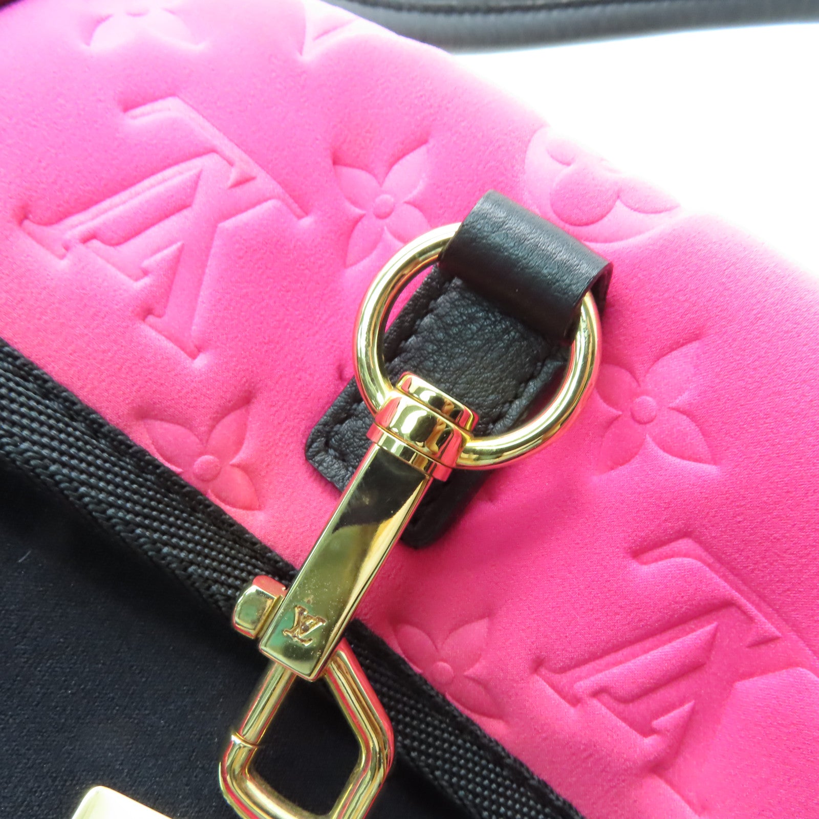 LOUIS VUITTON Monogram Scuba MM金扣手挽袋粉紅色