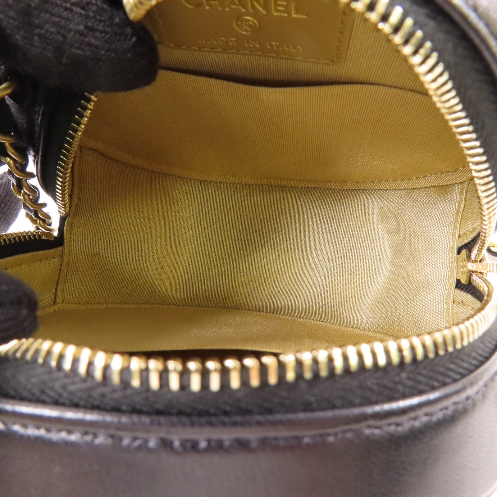 CHANEL 皮革Round Chain Shoulder Bag金扣鏈帶肩背袋