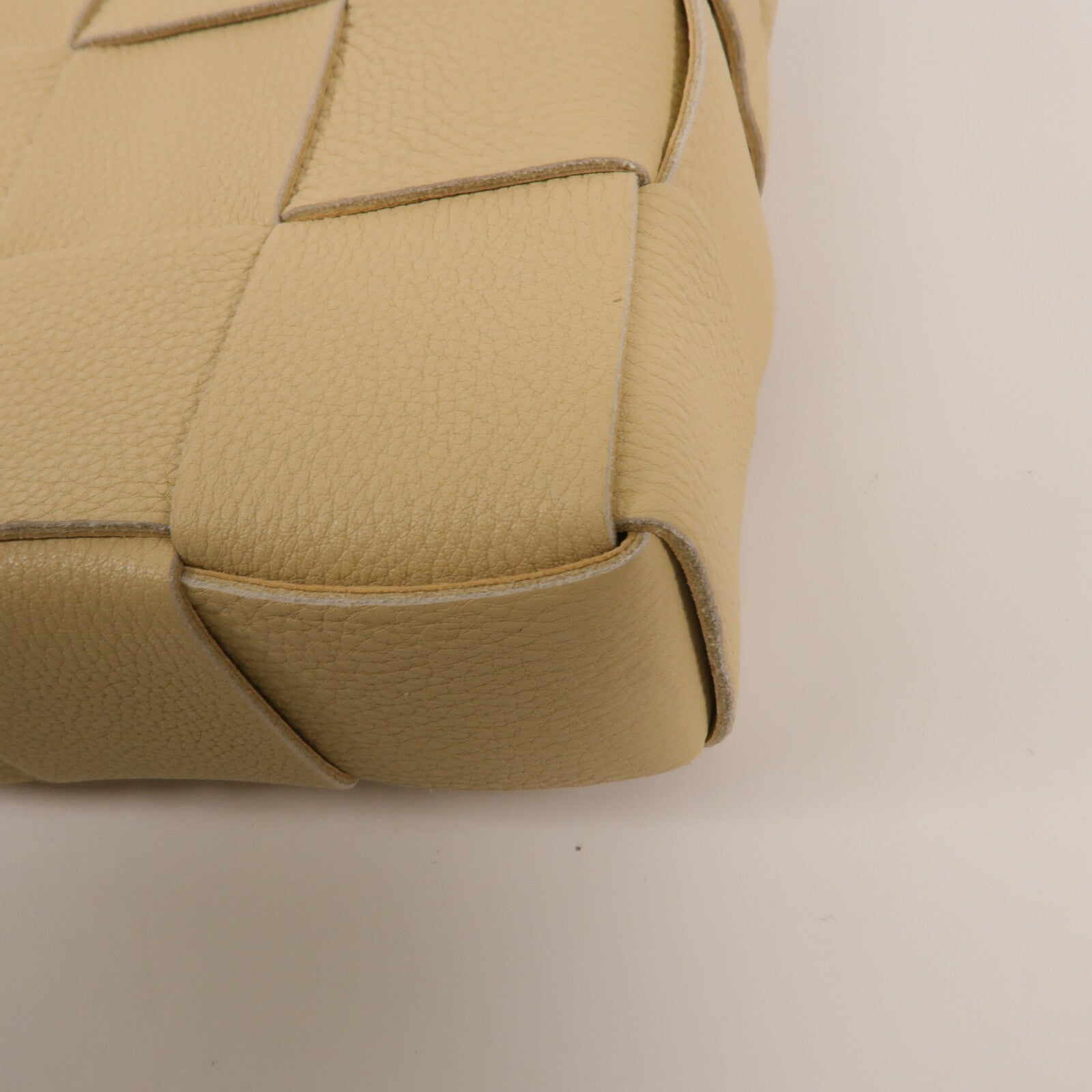 BOTTEGA VENETA 牛皮皮革Cassette Bag肩背袋