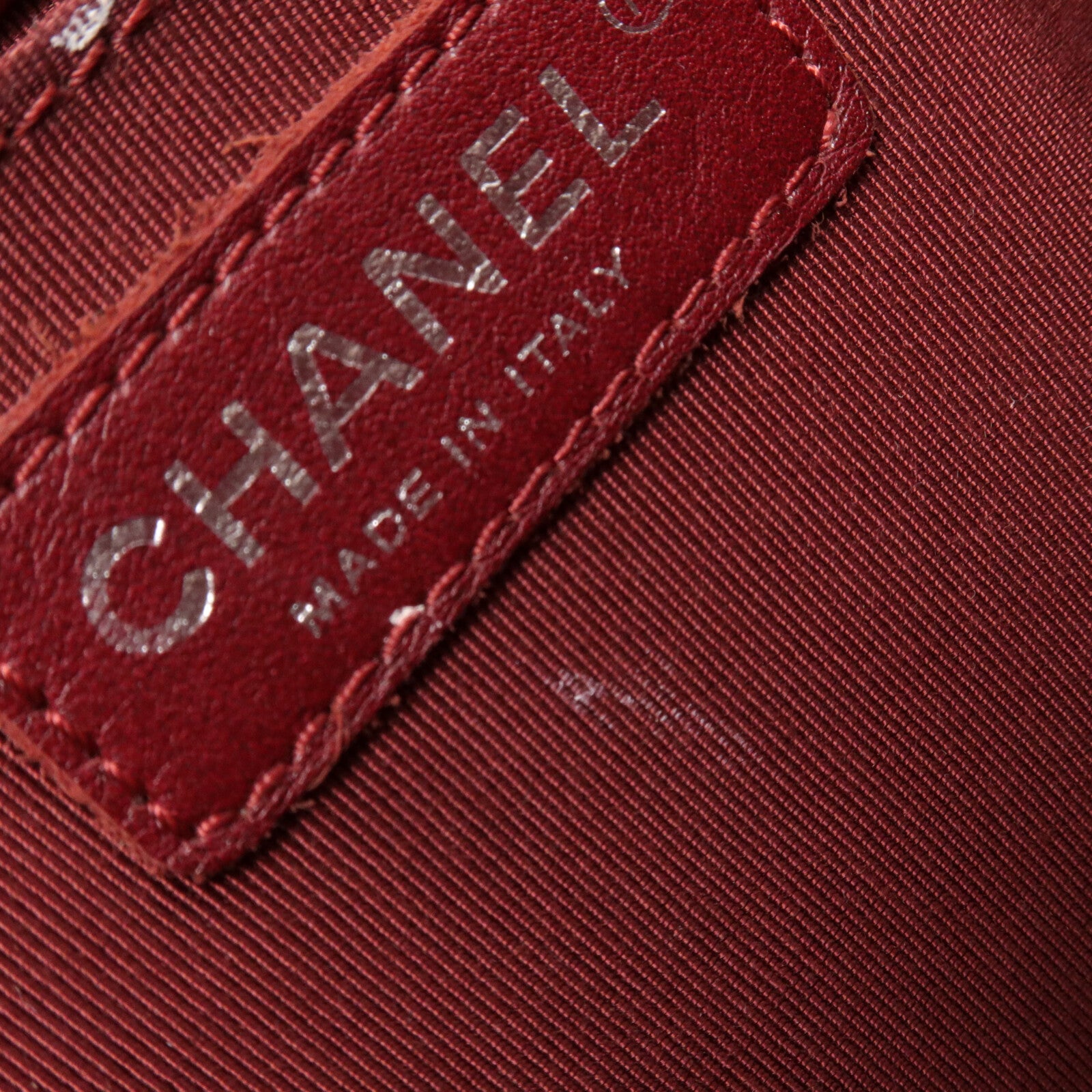 CHANEL 牛皮皮革Boy 25鏈帶肩背袋