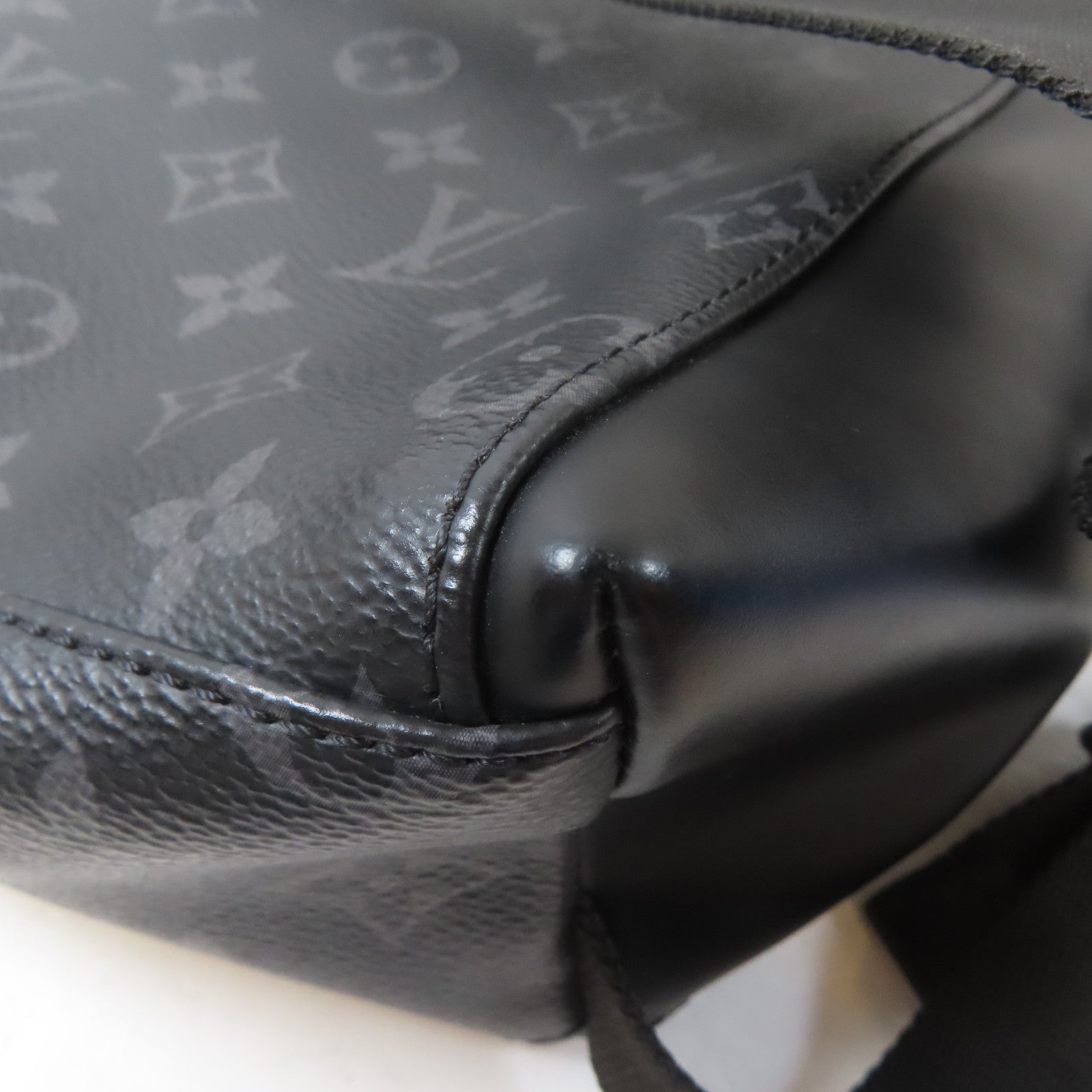 LOUIS VUITTON Monogram Eclipse Messenger PM Voyager銀扣肩背袋黑色