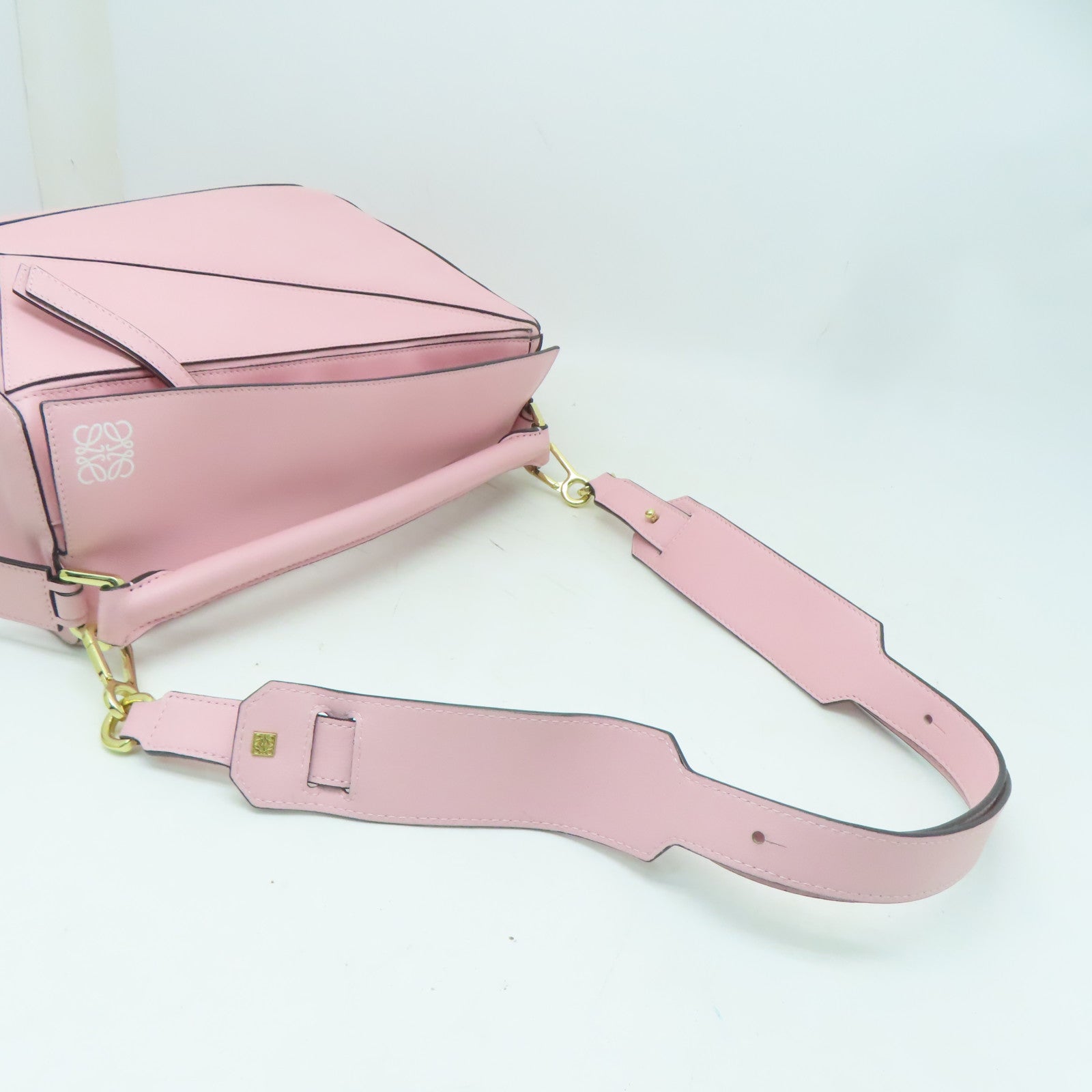 LOEWE 【激減優惠】牛皮皮革Puzzle金扣手挽肩背兩用袋粉紅色