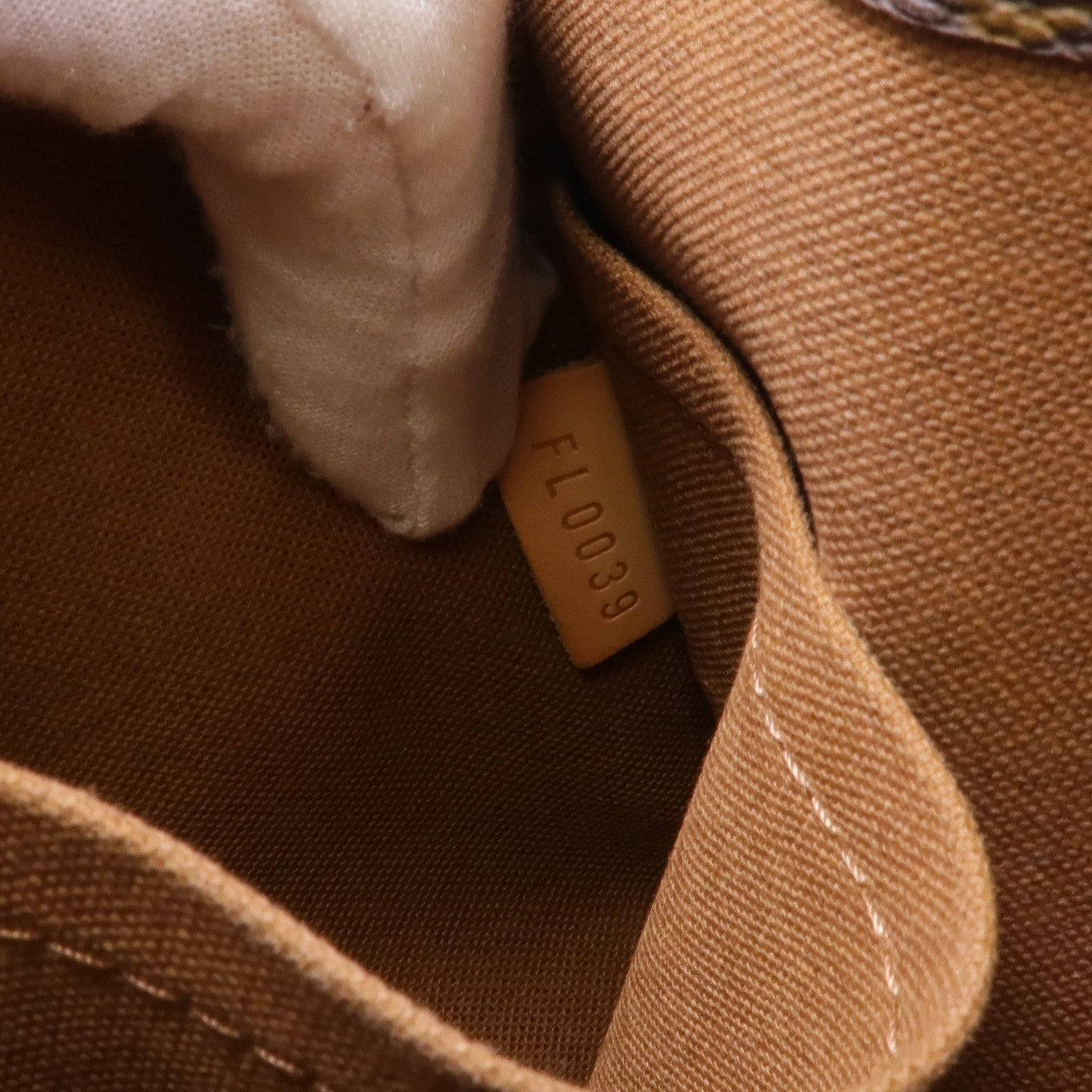 LOUIS VUITTON Monogram Popincourt Haut金扣肩背袋