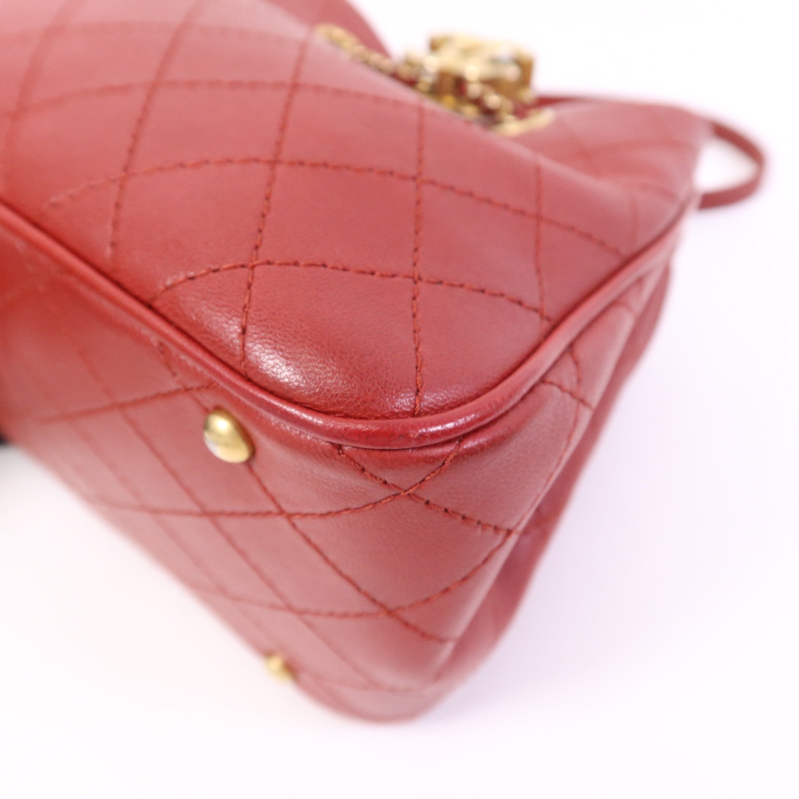 CHANEL 牛皮皮革Egyptian Amulet金扣鏈帶肩背袋