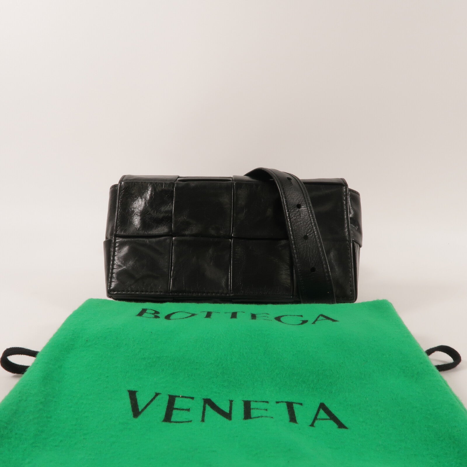 BOTTEGA VENETA 牛皮皮革Mini Cassette Belt Bag腰包