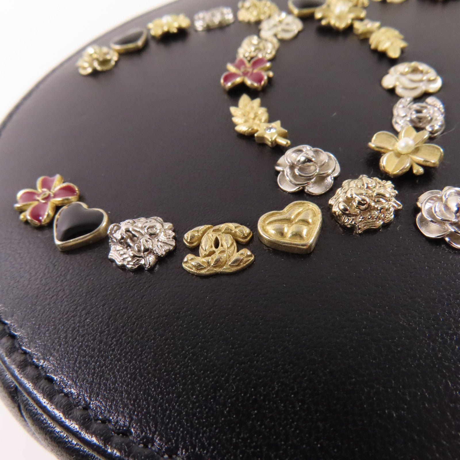 CHANEL 皮革Round Chain Shoulder Bag金扣鏈帶肩背袋