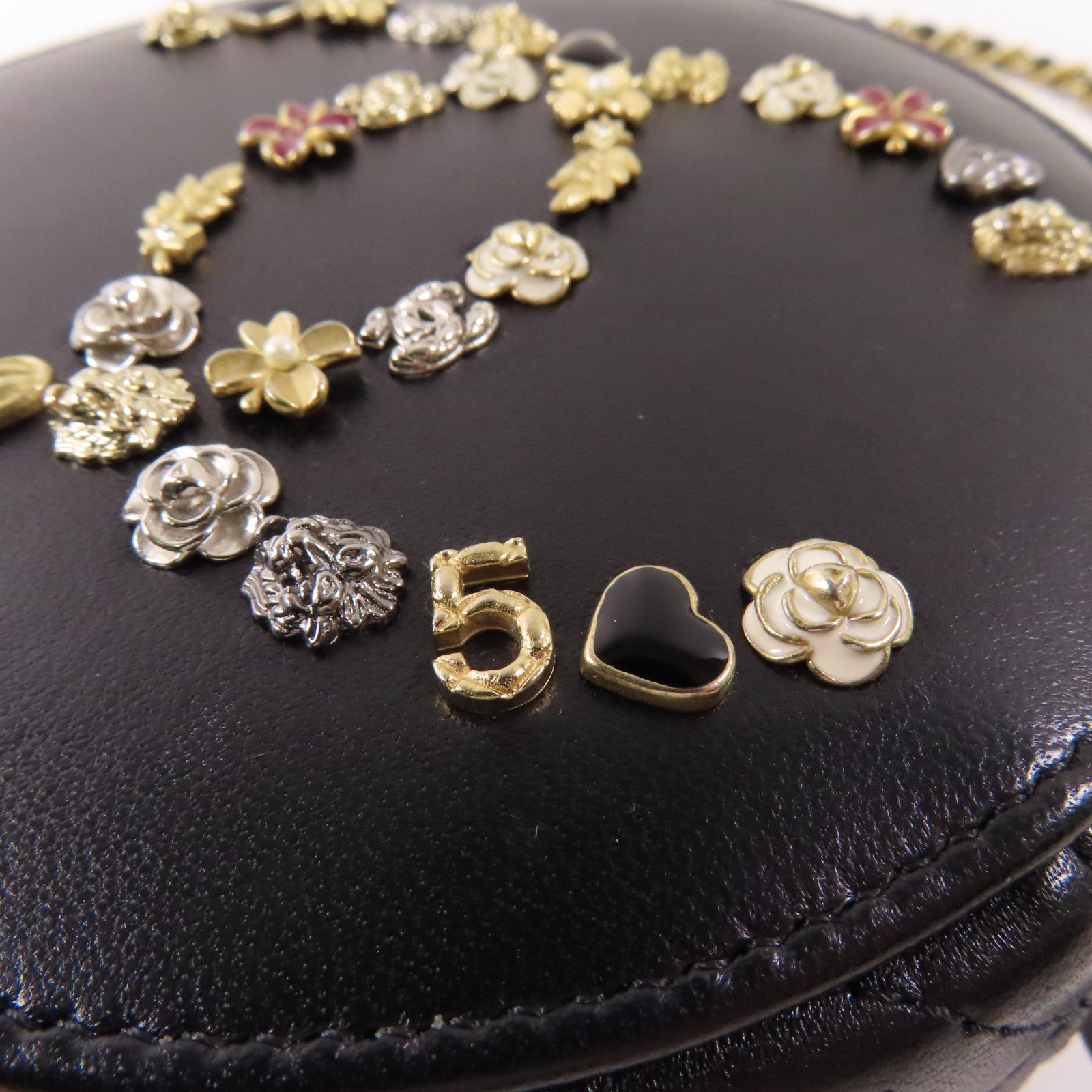 CHANEL 皮革Round Chain Shoulder Bag金扣鏈帶肩背袋