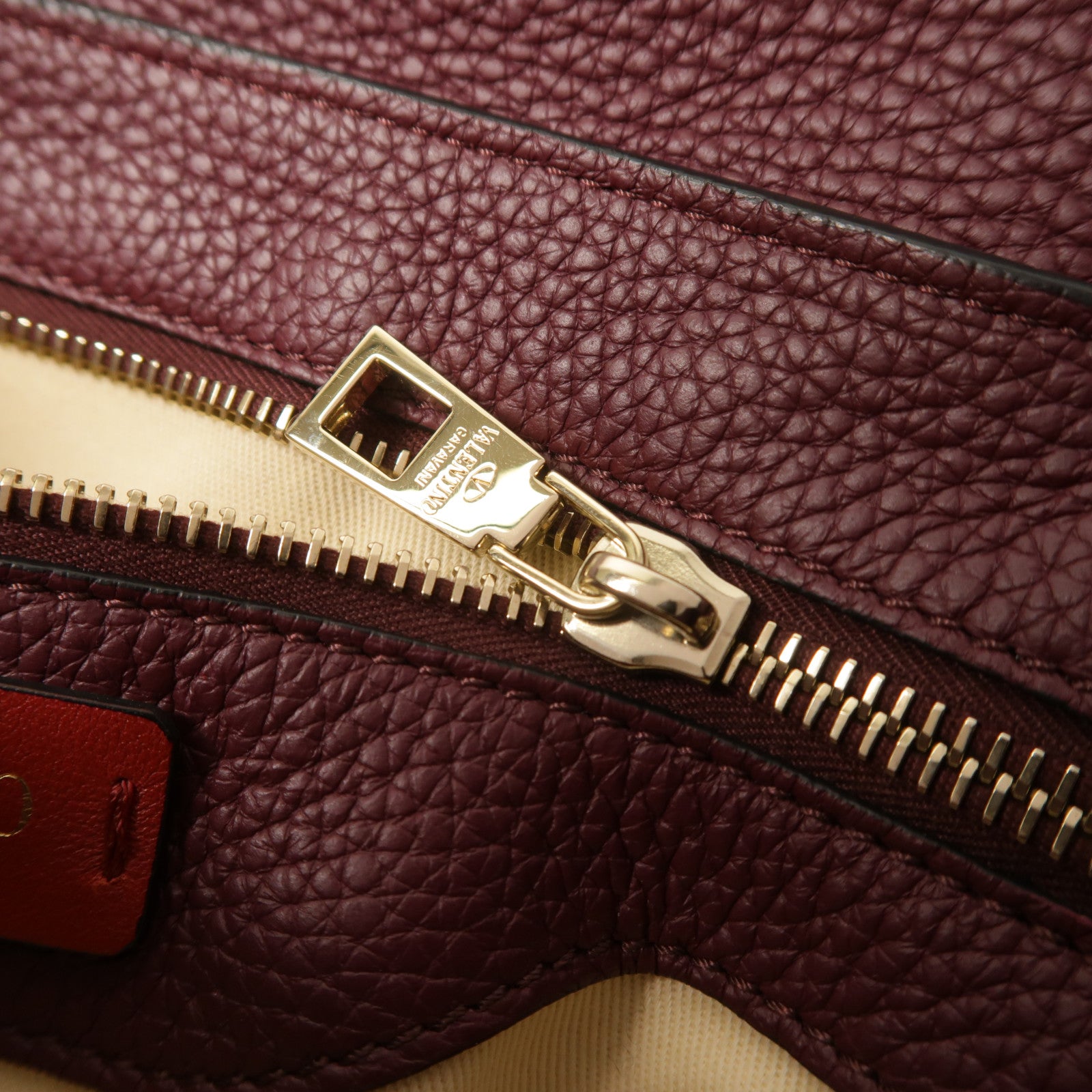 Valentino 牛皮皮革Garavani金扣手挽肩背兩用袋