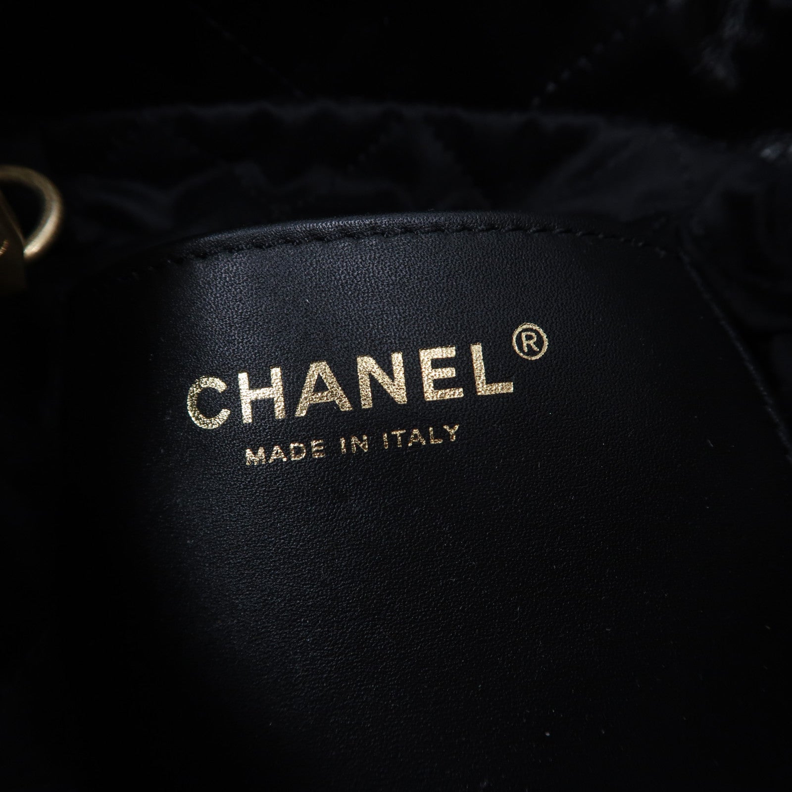CHANEL 【激減優惠】菱格牛皮皮革C22 Mini金扣鏈帶肩背袋黑色