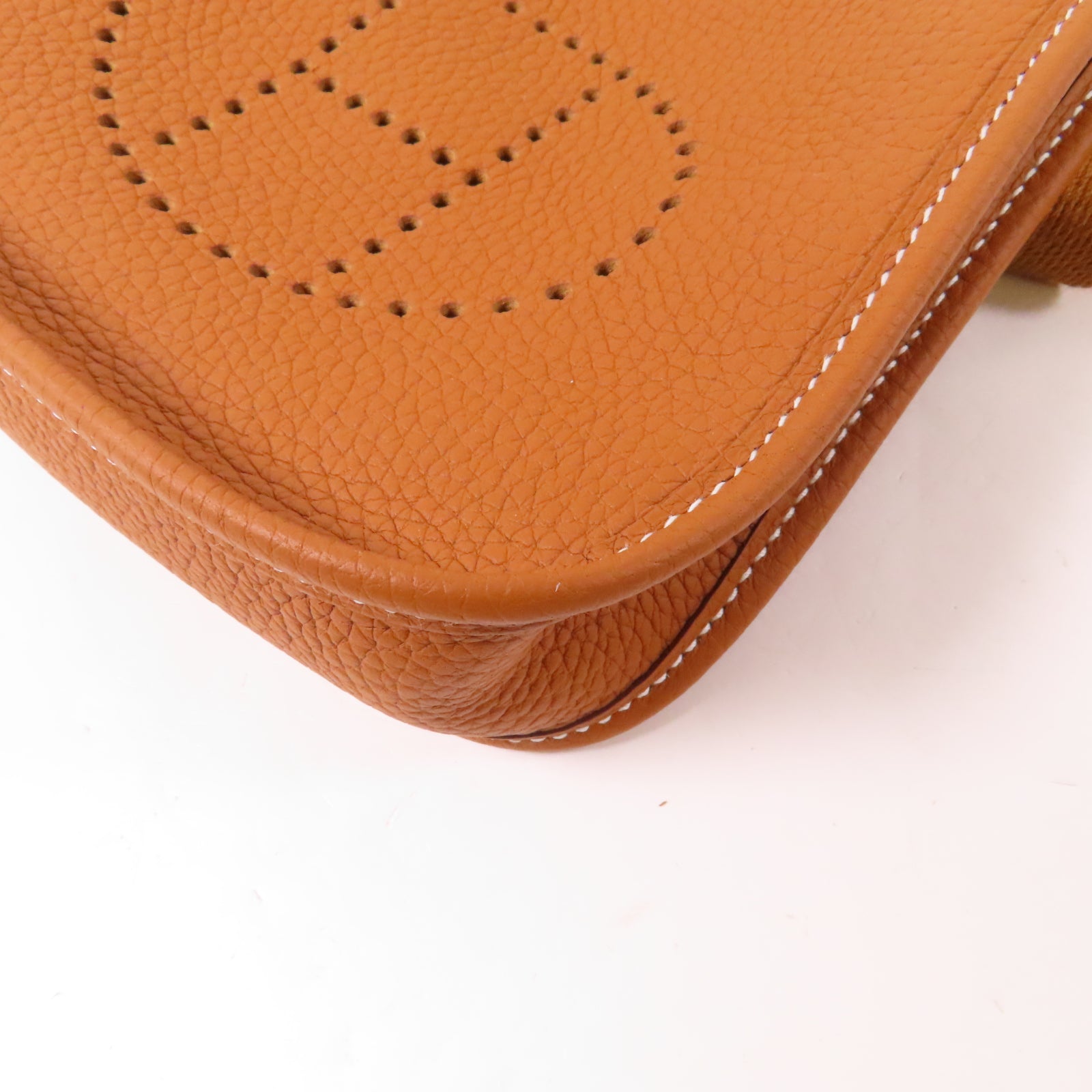 HERMES 【激減優惠】Clemence皮革Evelyne TPM Shoulder Bag金扣肩背袋Gold經典駝色