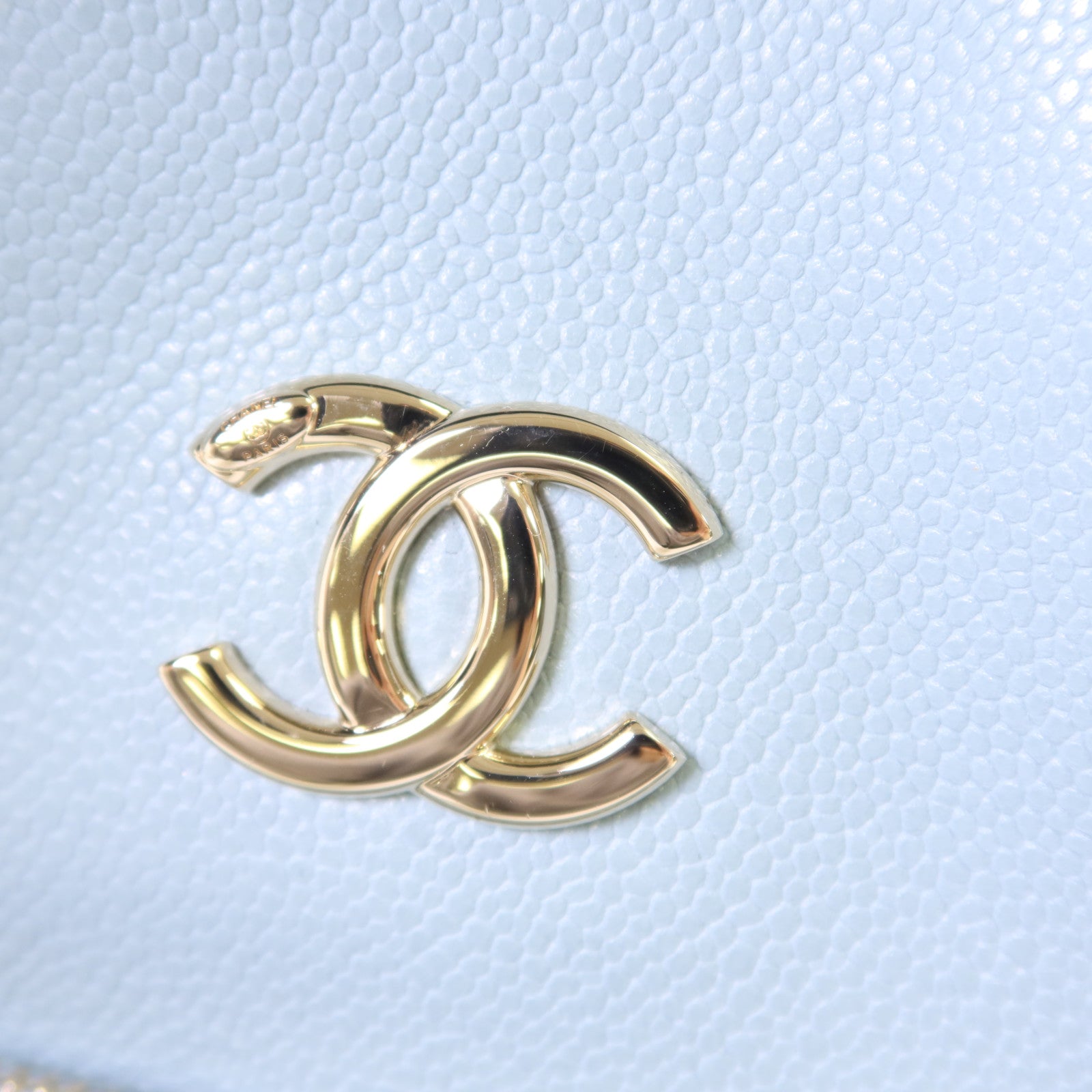 CHANEL 牛皮皮革Bucket Bag金扣鏈帶肩背袋