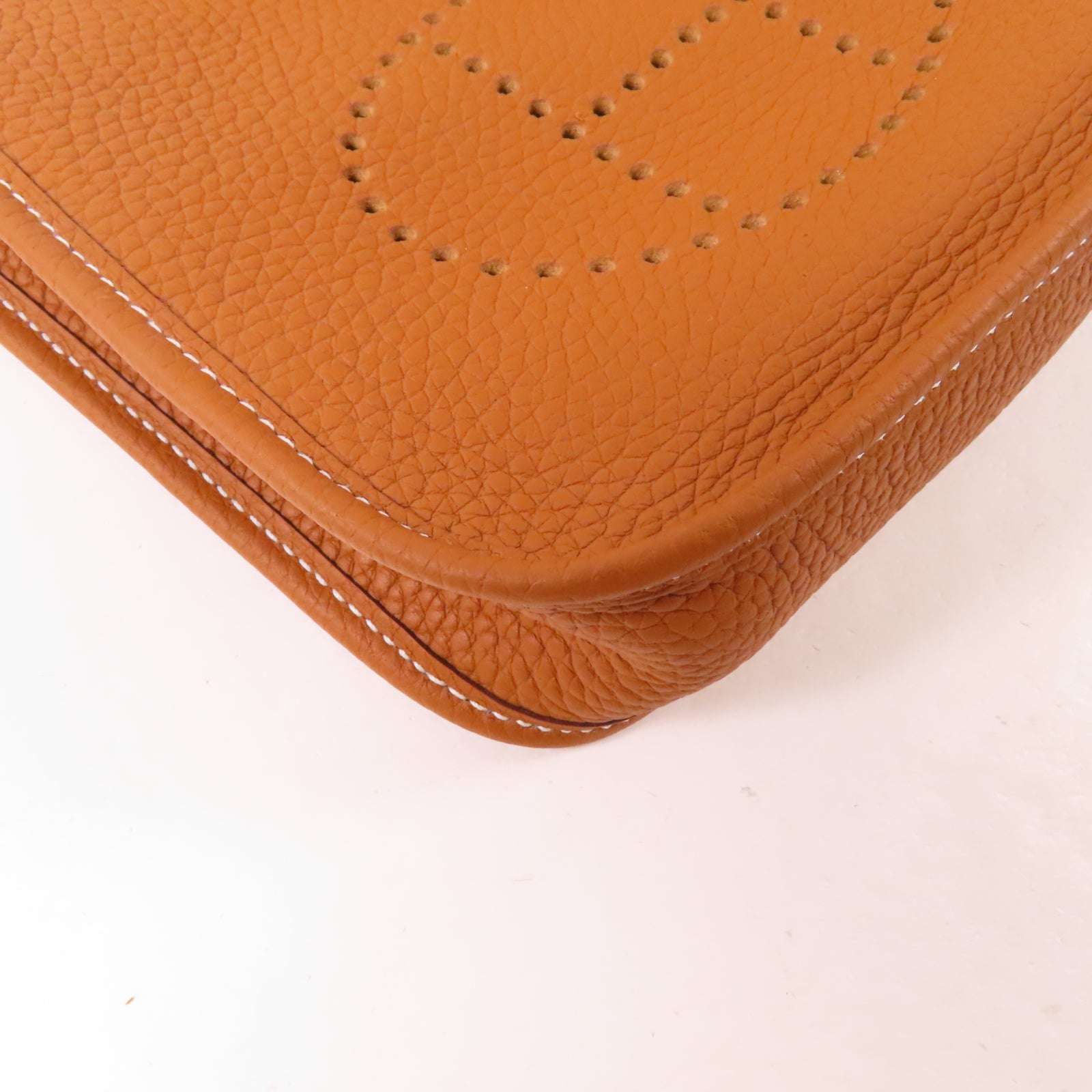 HERMES 【激減優惠】Clemence皮革Evelyne TPM Shoulder Bag金扣肩背袋Gold經典駝色
