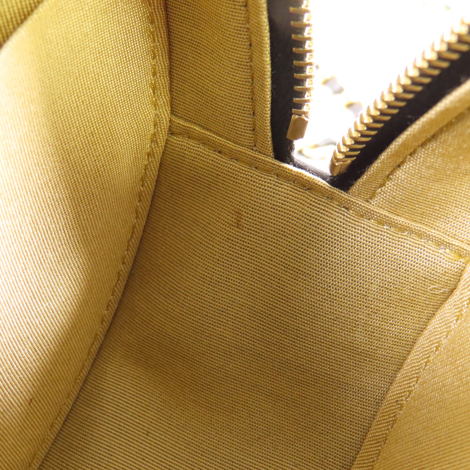 CHANEL 皮革Round Chain Shoulder Bag金扣鏈帶肩背袋