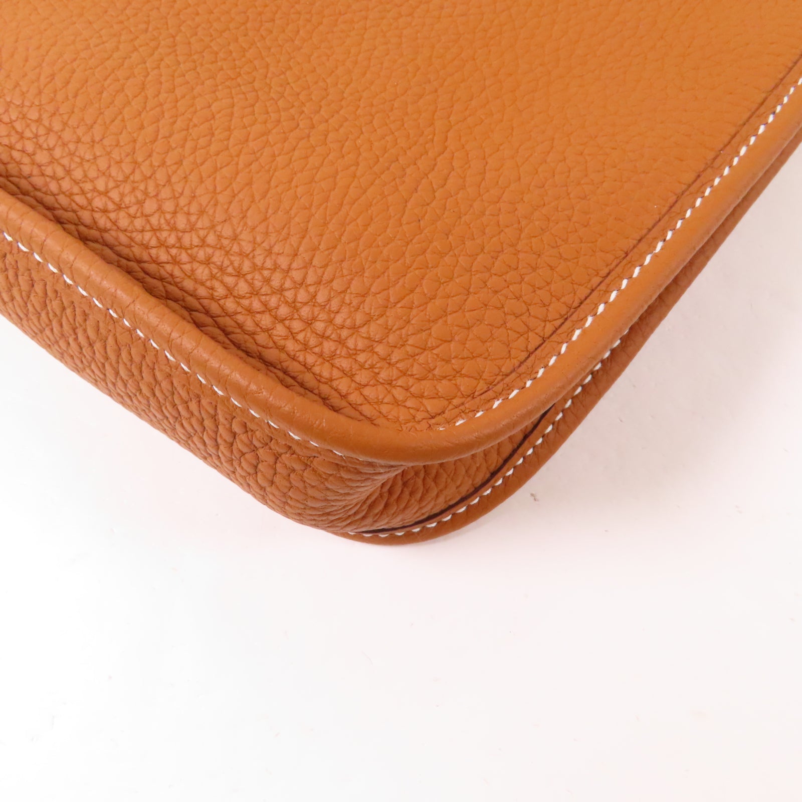 HERMES 【激減優惠】Clemence皮革Evelyne TPM Shoulder Bag金扣肩背袋Gold經典駝色
