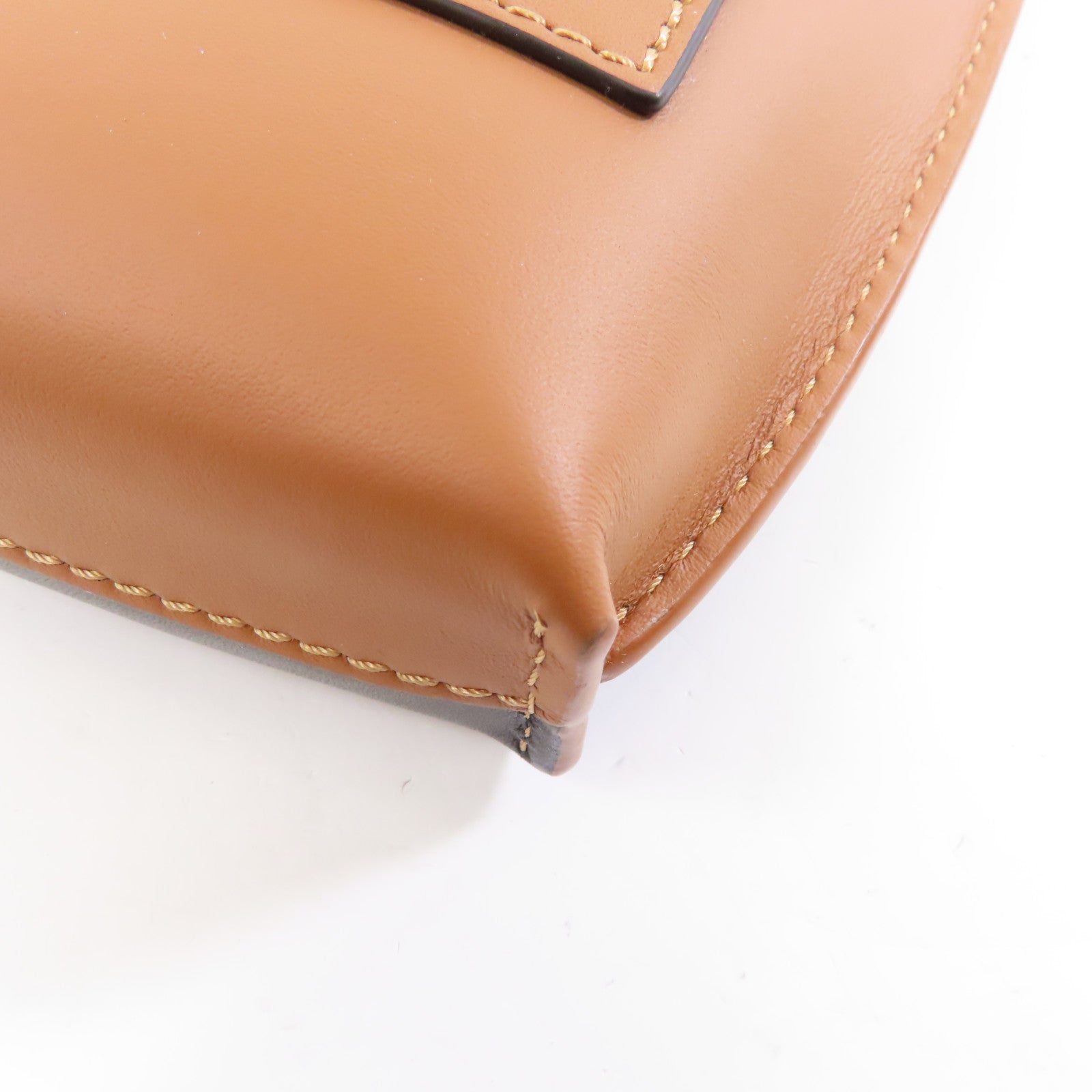 LOEWE 【激減優惠】牛皮皮革Gate Pocket銀扣肩背袋啡色/黑色