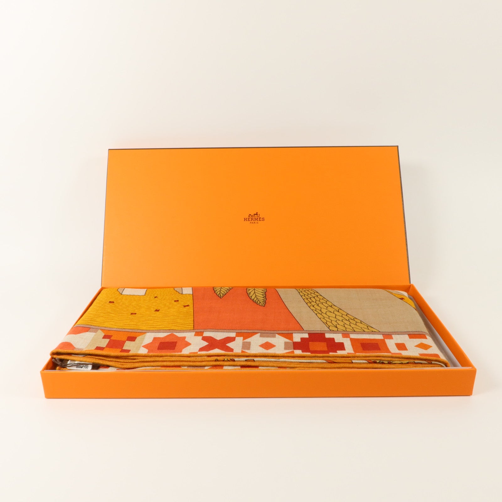HERMES 羊絨/絲質Scarf 140X140絲巾