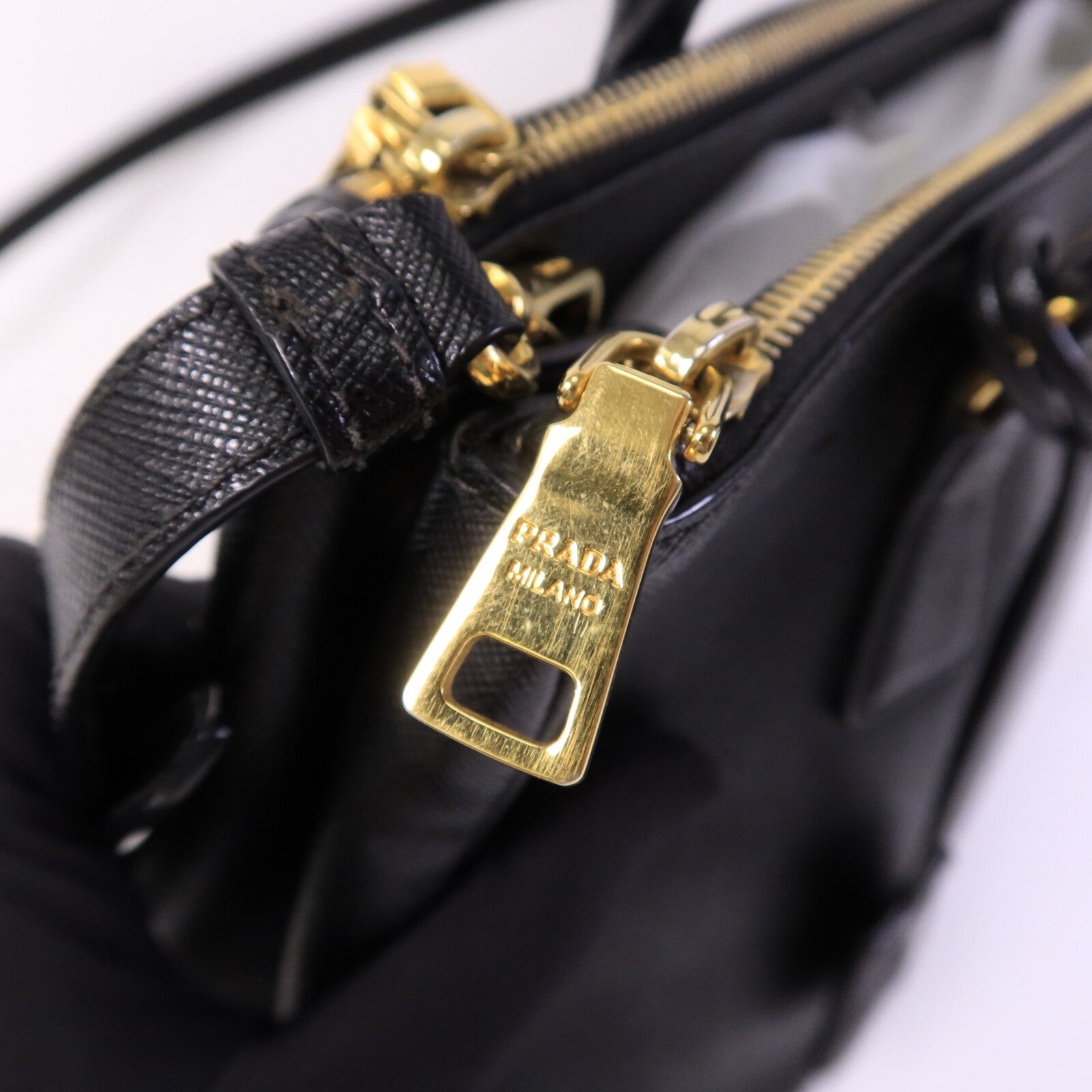 PRADA 牛皮皮革Saffiano Lux手挽肩背兩用袋