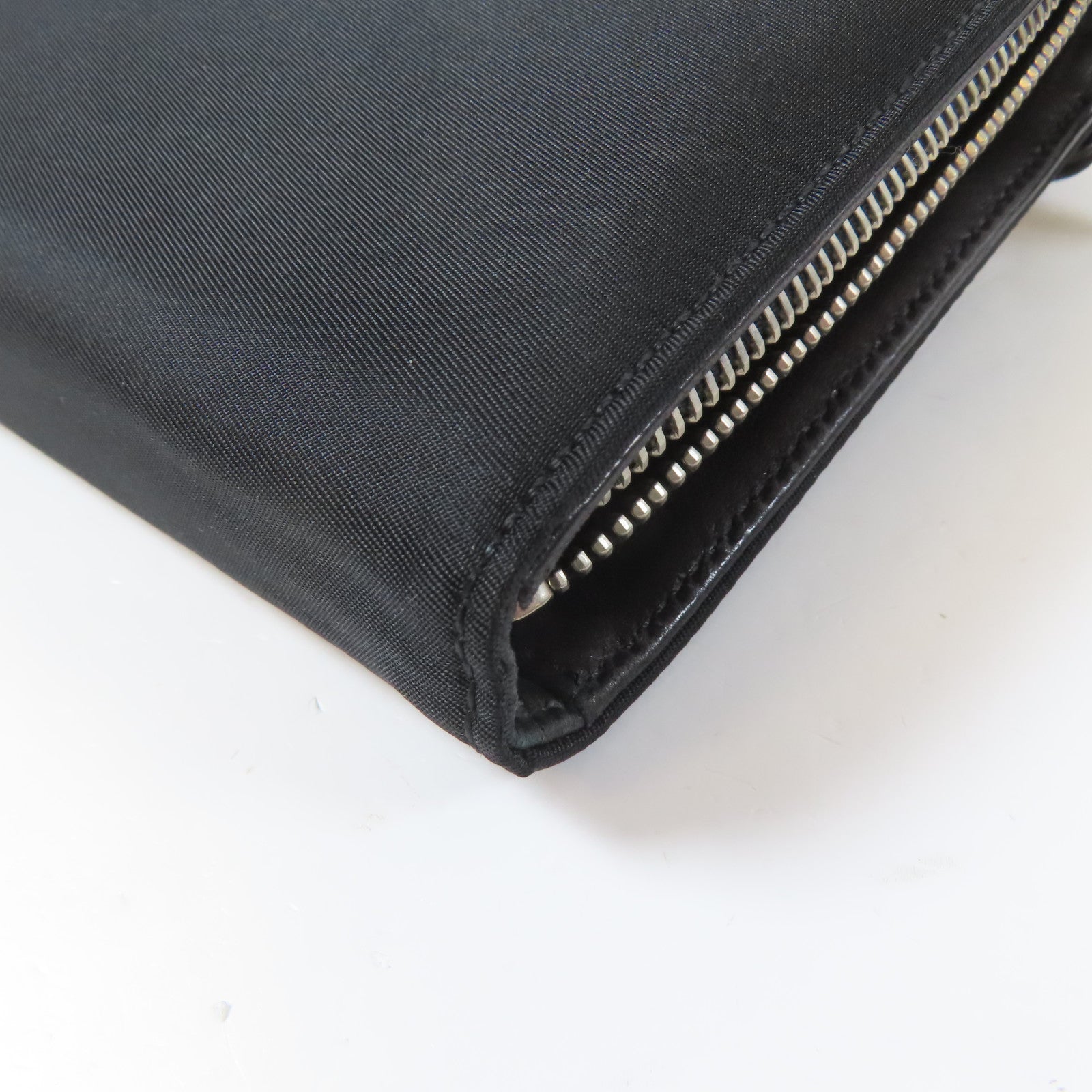 PRADA 尼龍Shoulder Bag銀扣肩背袋黑色