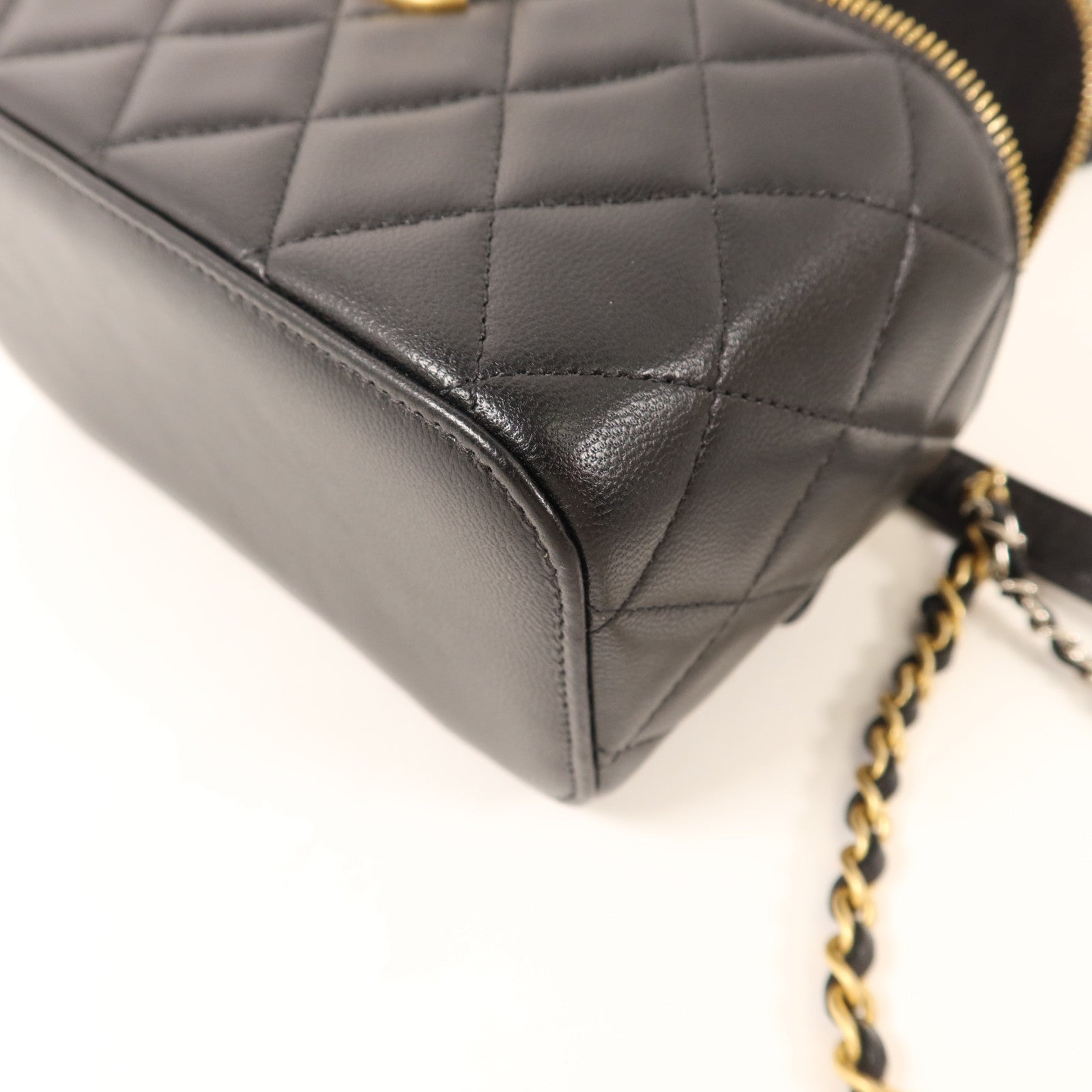 CHANEL 【激減優惠】羊皮皮革Vanity Bag金扣鏈帶肩背袋