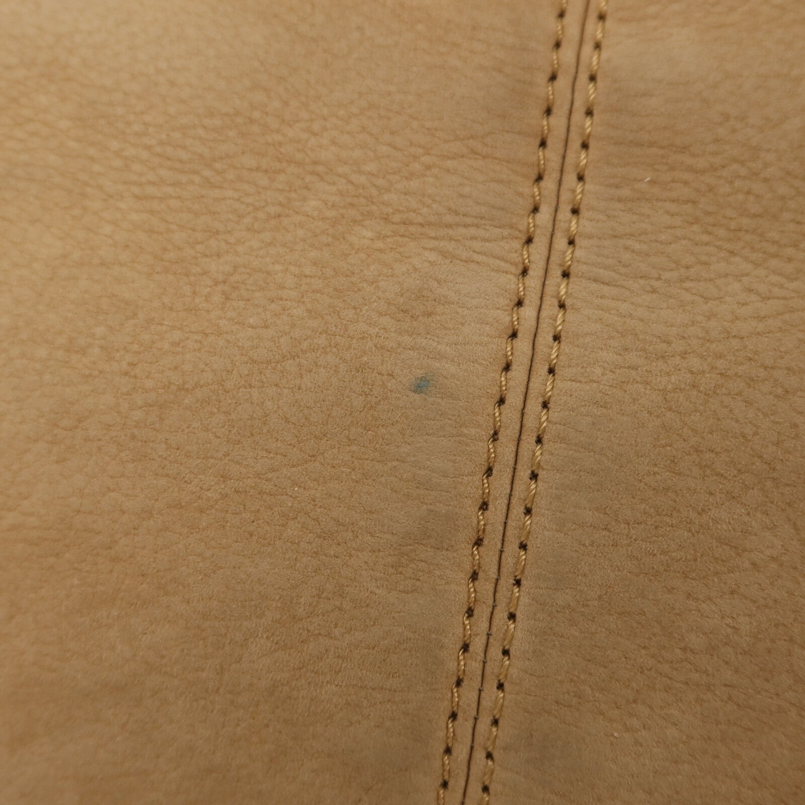CHANEL Nubuck Seasonal Flap Bag銀扣鏈帶肩背袋