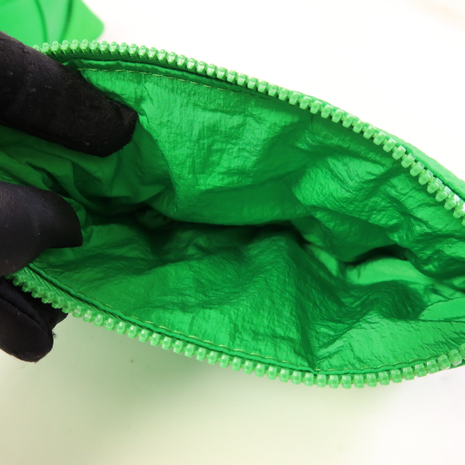 BOTTEGA VENETA PVC Cassette Bag銀扣肩背袋