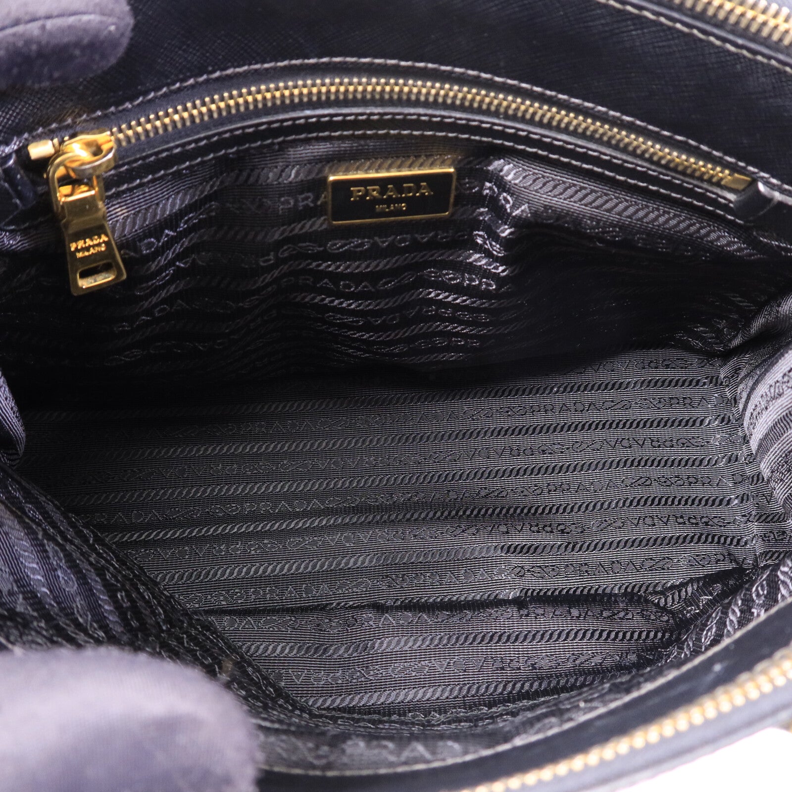 PRADA 牛皮皮革Saffiano Lux手挽肩背兩用袋