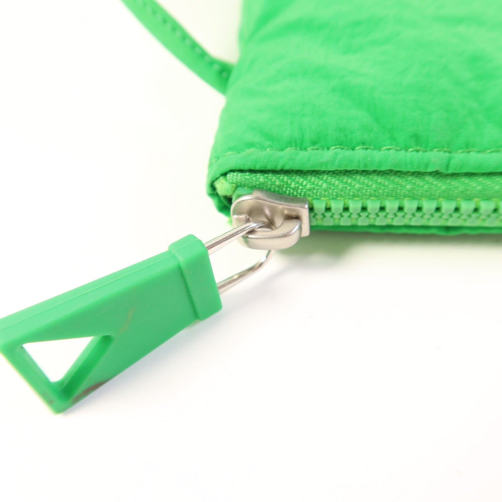 BOTTEGA VENETA PVC Cassette Bag銀扣肩背袋