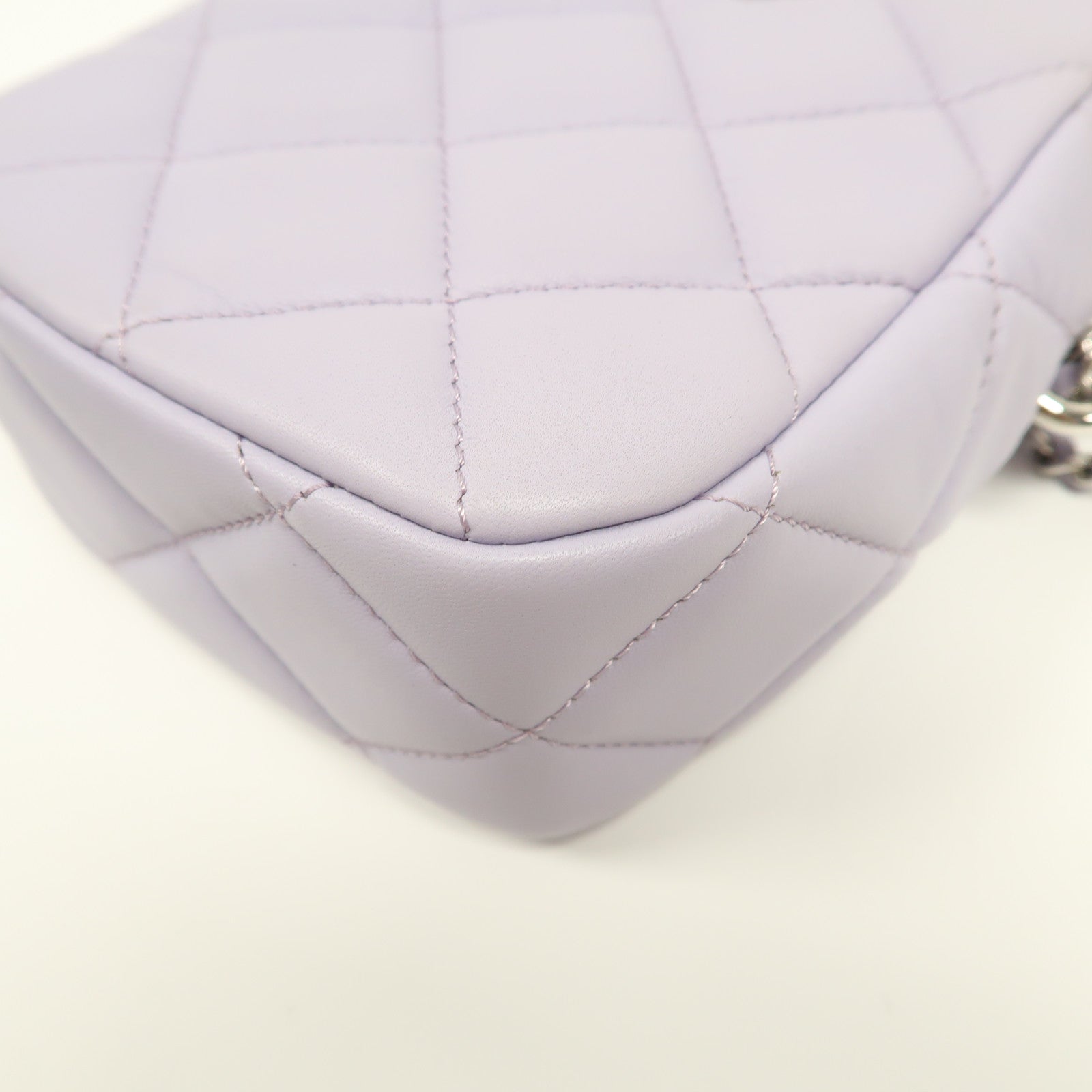 CHANEL 【激減優惠】菱格羊皮皮革Chain Shoulder銀扣鏈帶肩背袋紫色