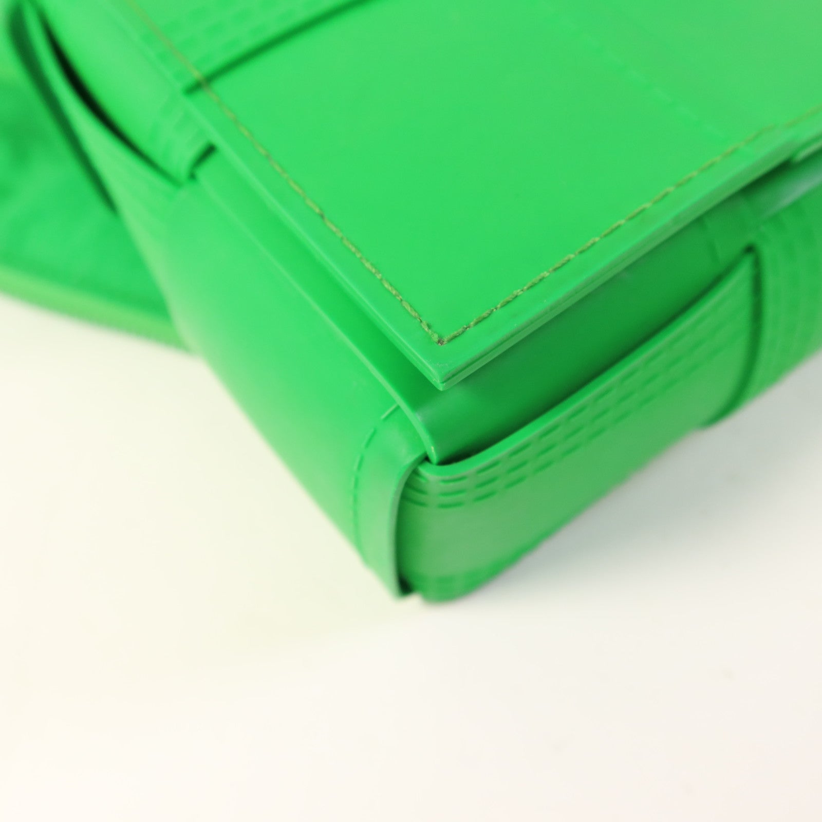 BOTTEGA VENETA PVC Cassette Bag銀扣肩背袋