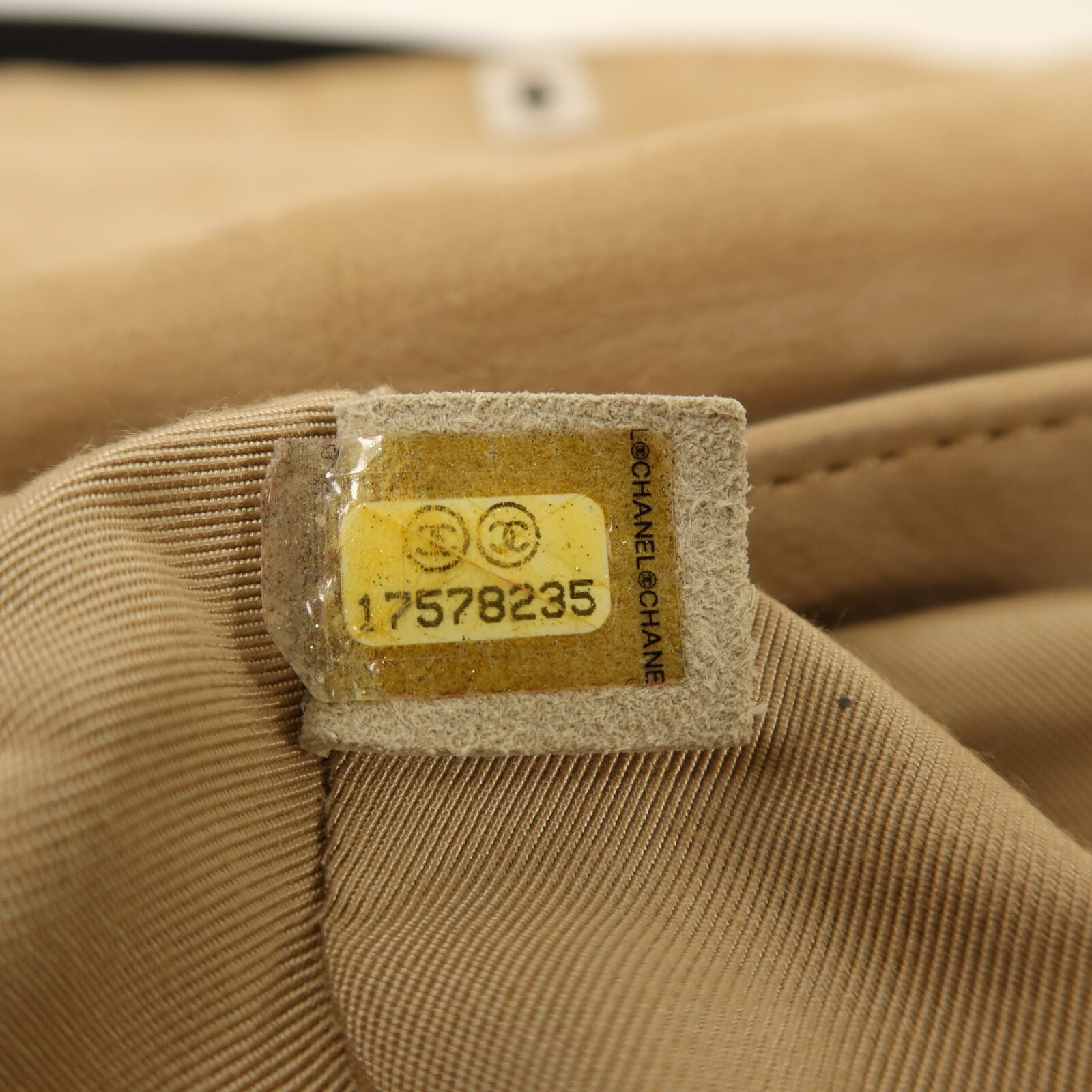 CHANEL Nubuck Seasonal Flap Bag銀扣鏈帶肩背袋