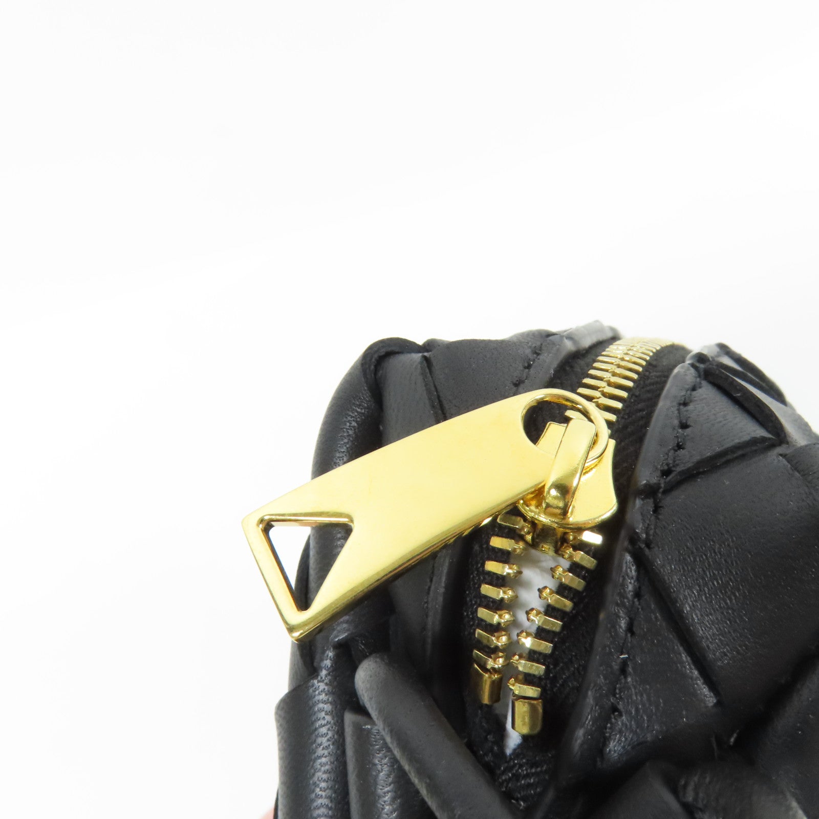 BOTTEGA VENETA 羊皮皮革Micro Shoulder Bag金扣肩背袋