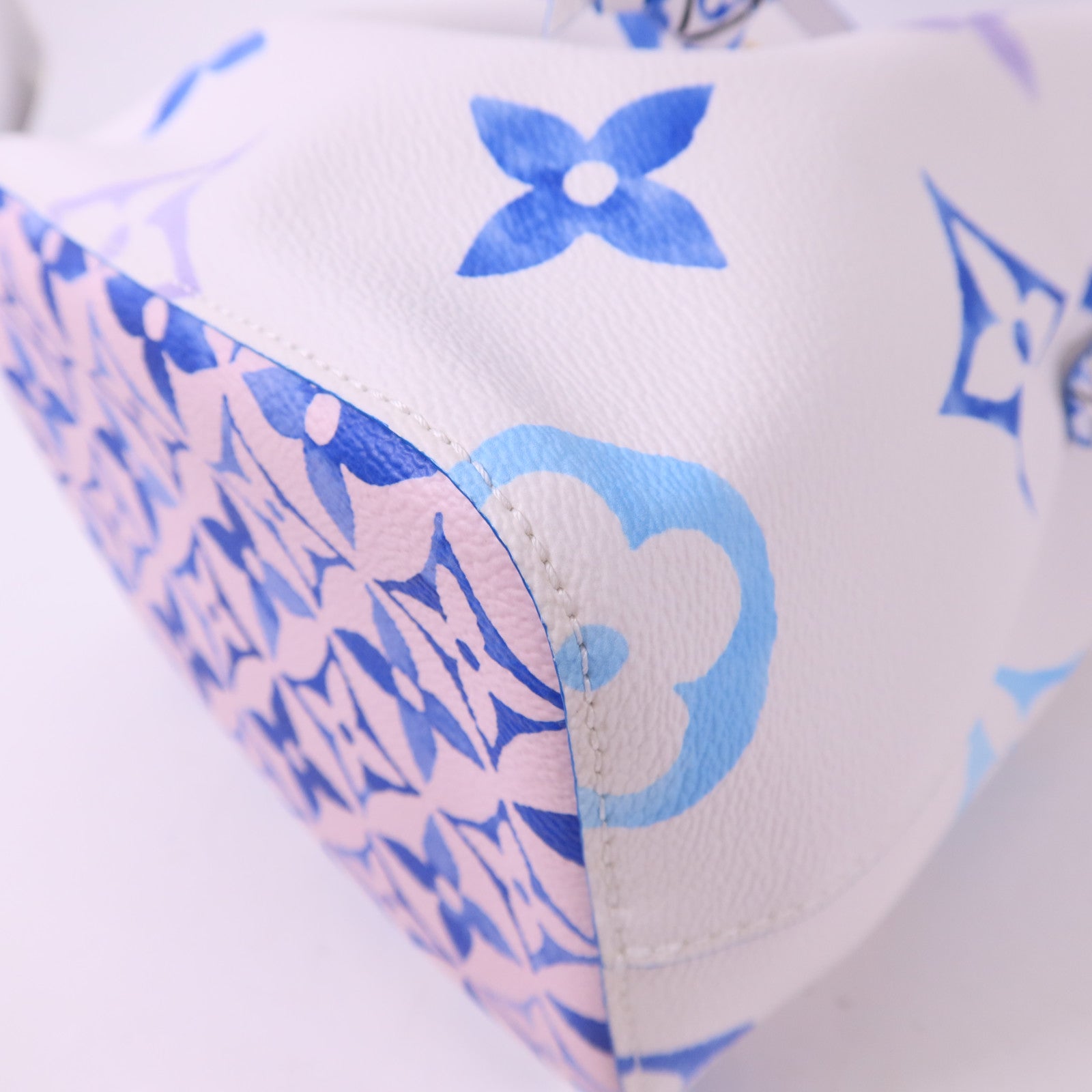 LOUIS VUITTON Monogram Watercolor By The Pool Neo Noe BB金扣手挽肩背兩用袋