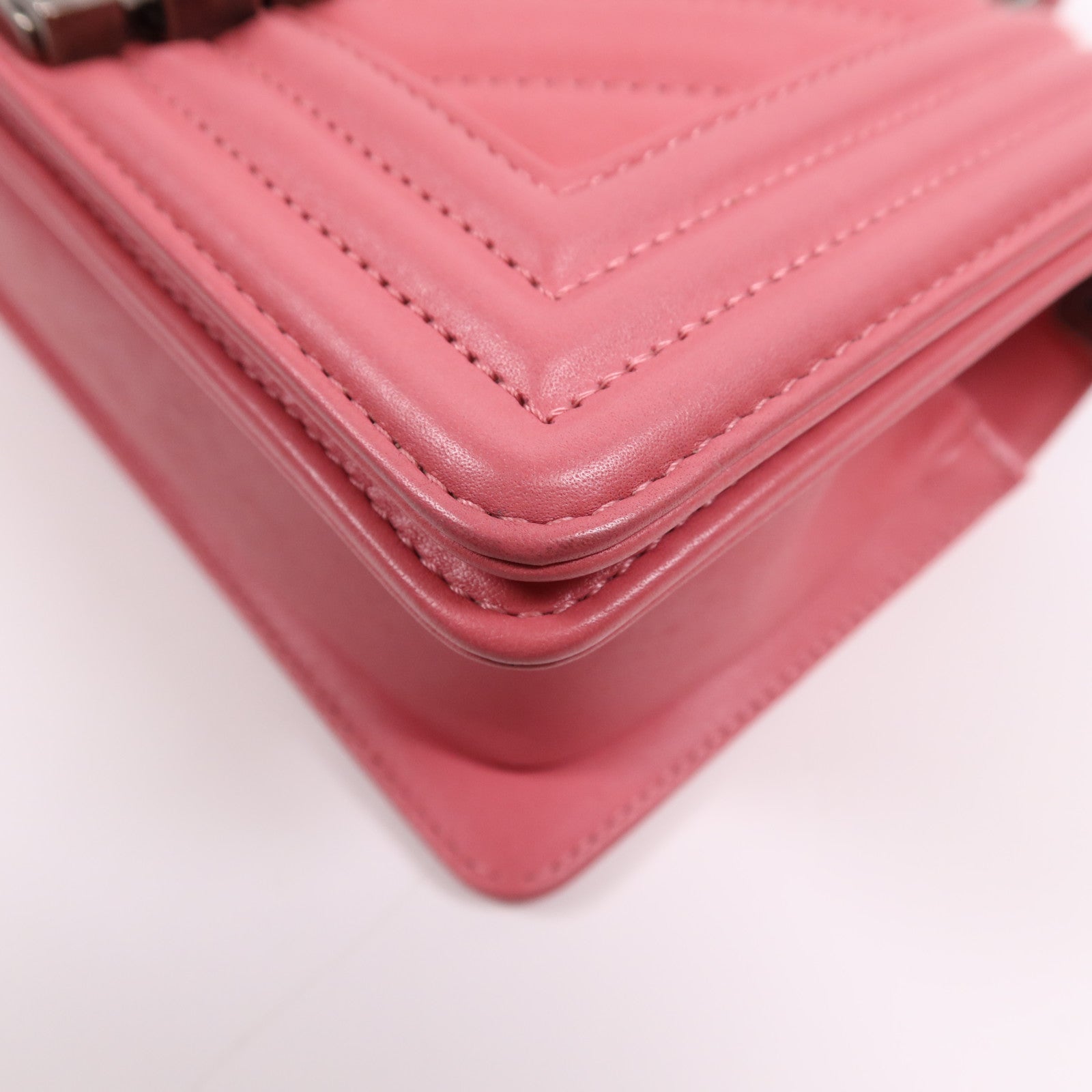 CHANEL 羊皮皮革Boy 20銀扣鏈帶肩背袋