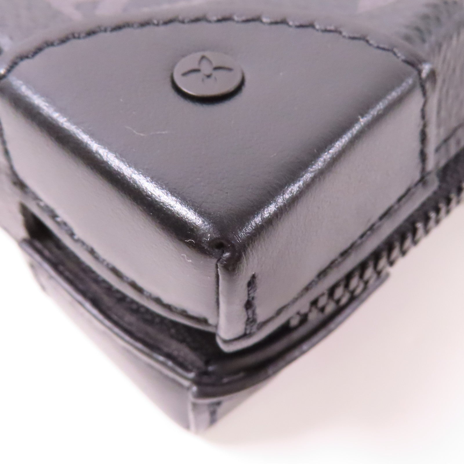 LOUIS VUITTON Monogram Eclipse Soft Trunk Wallet肩背袋