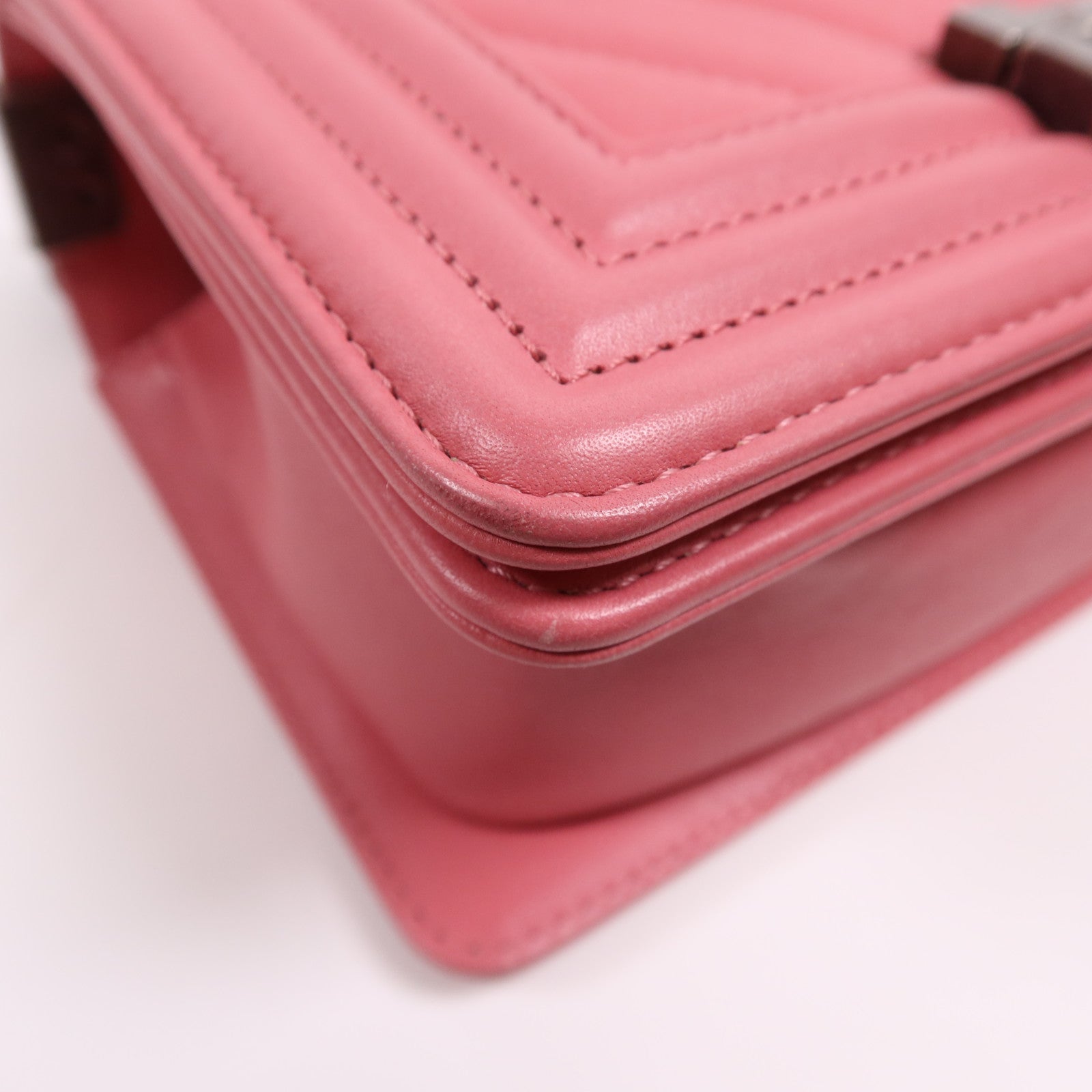 CHANEL 羊皮皮革Boy 20銀扣鏈帶肩背袋