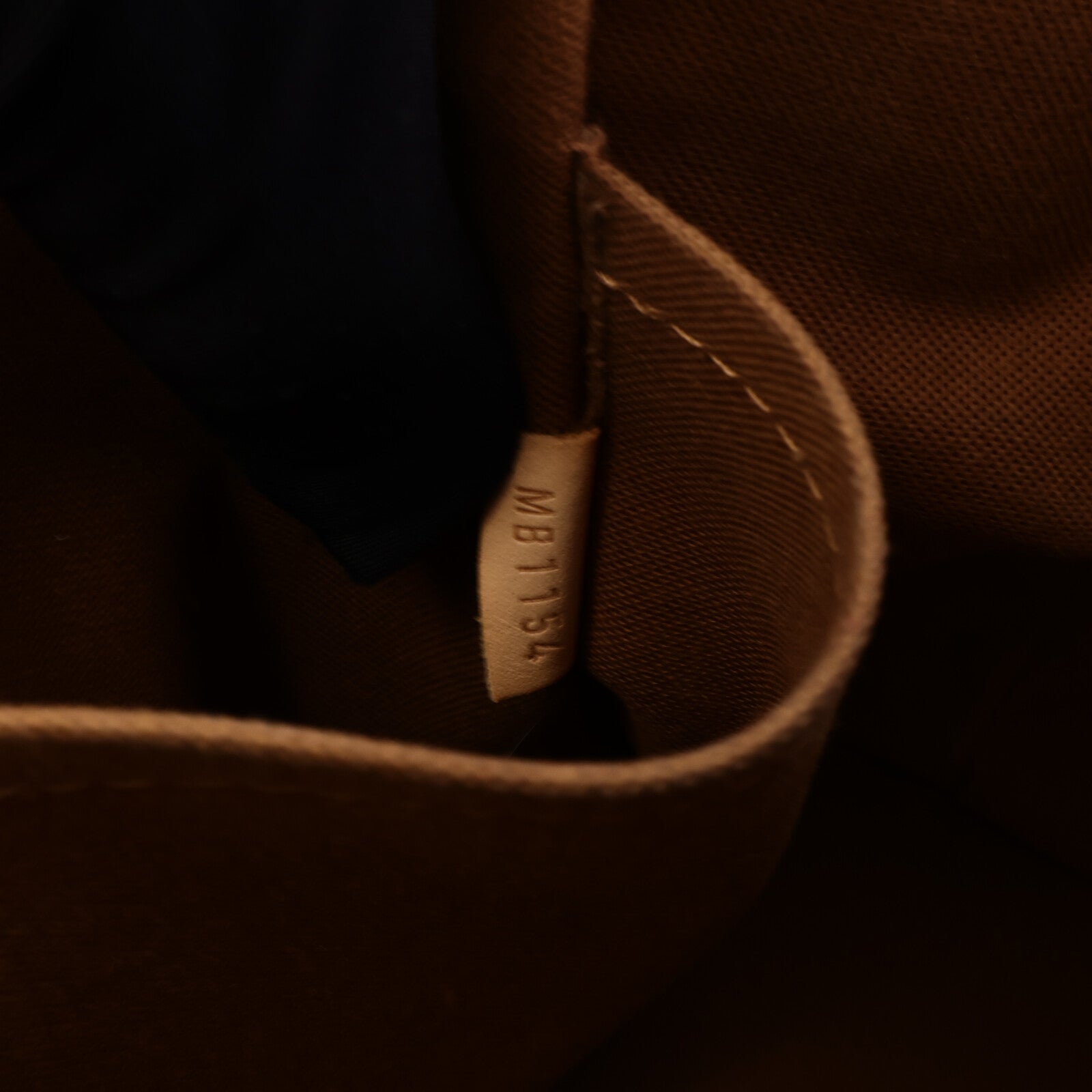 LOUIS VUITTON Monogram Tivoli PM金扣手挽袋棕色