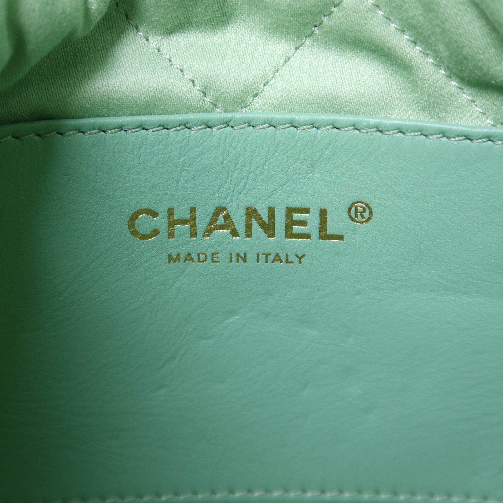 CHANEL 牛皮皮革C22 Mini金扣手挽肩背兩用袋