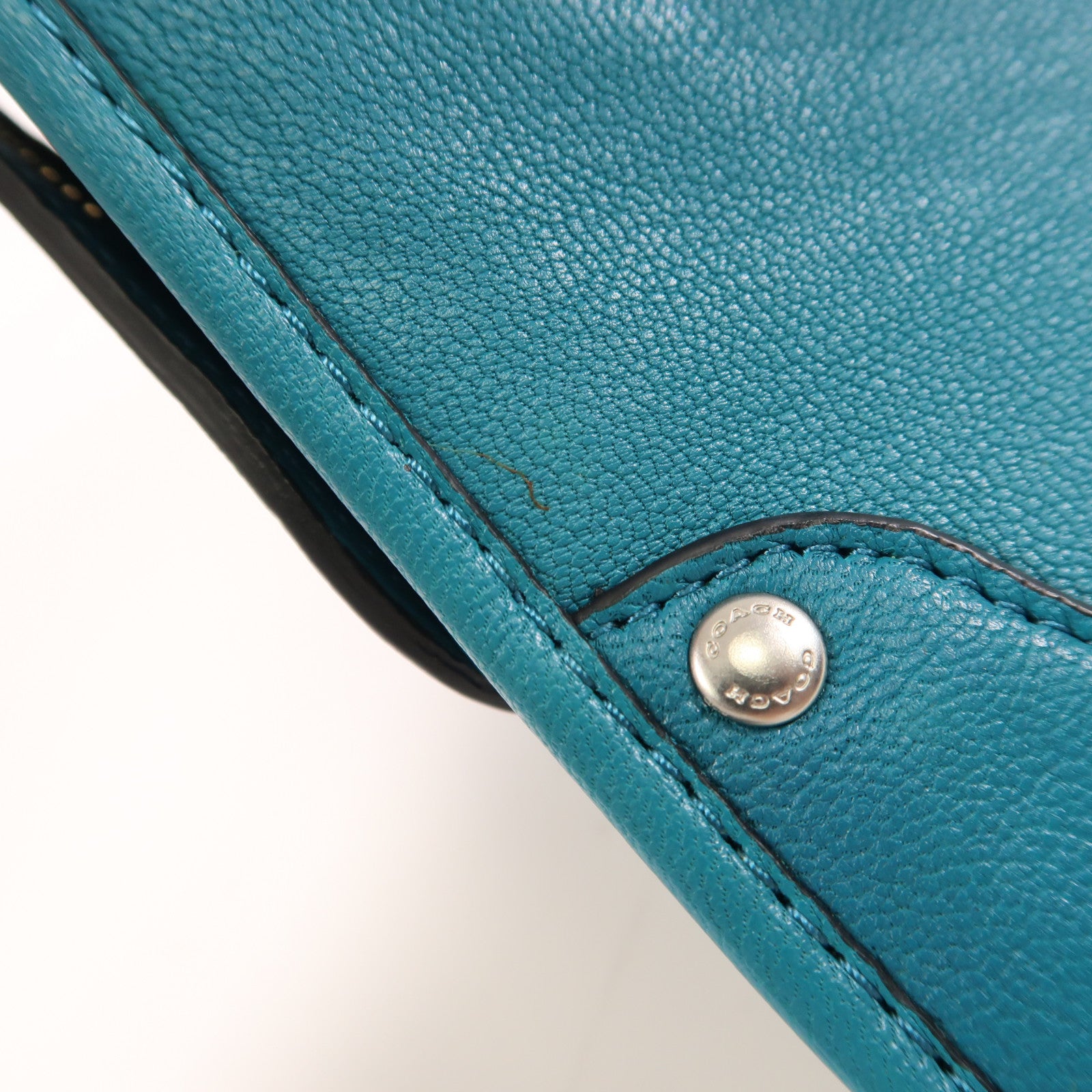 COACH 牛皮皮革Shoulder Bag銀扣肩背袋