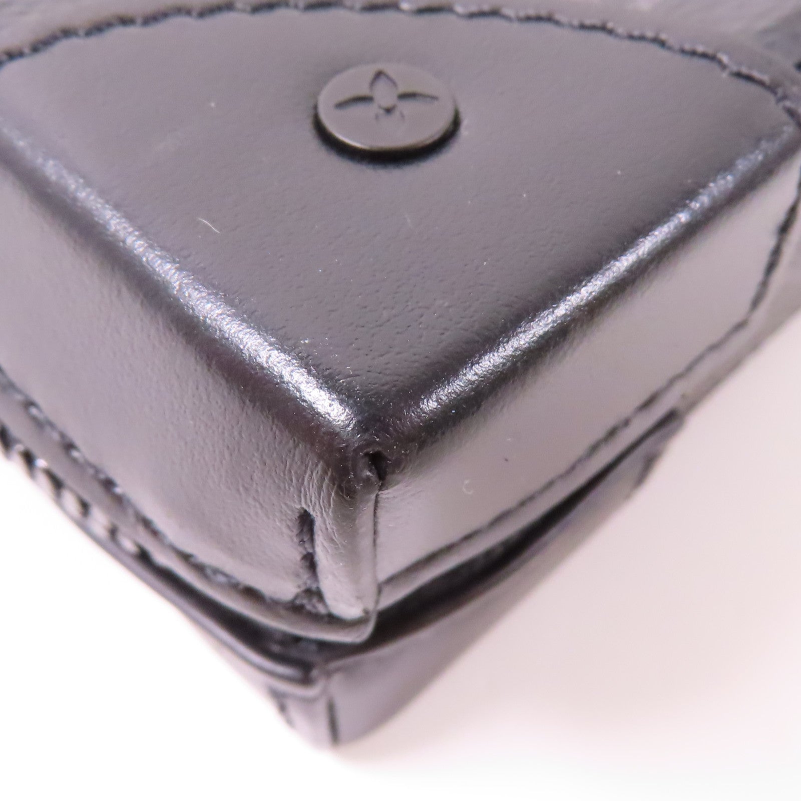 LOUIS VUITTON Monogram Eclipse Soft Trunk Wallet肩背袋